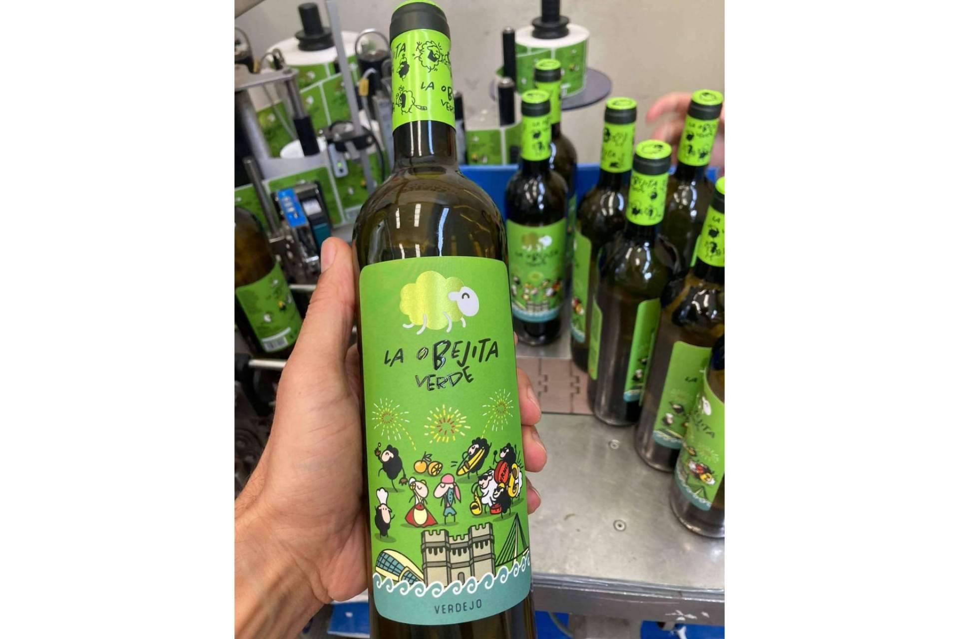 El emblemático verdejo de Bodegas Ladrón de Lunas La oBejita Verde presenta su rompedora nueva imagen