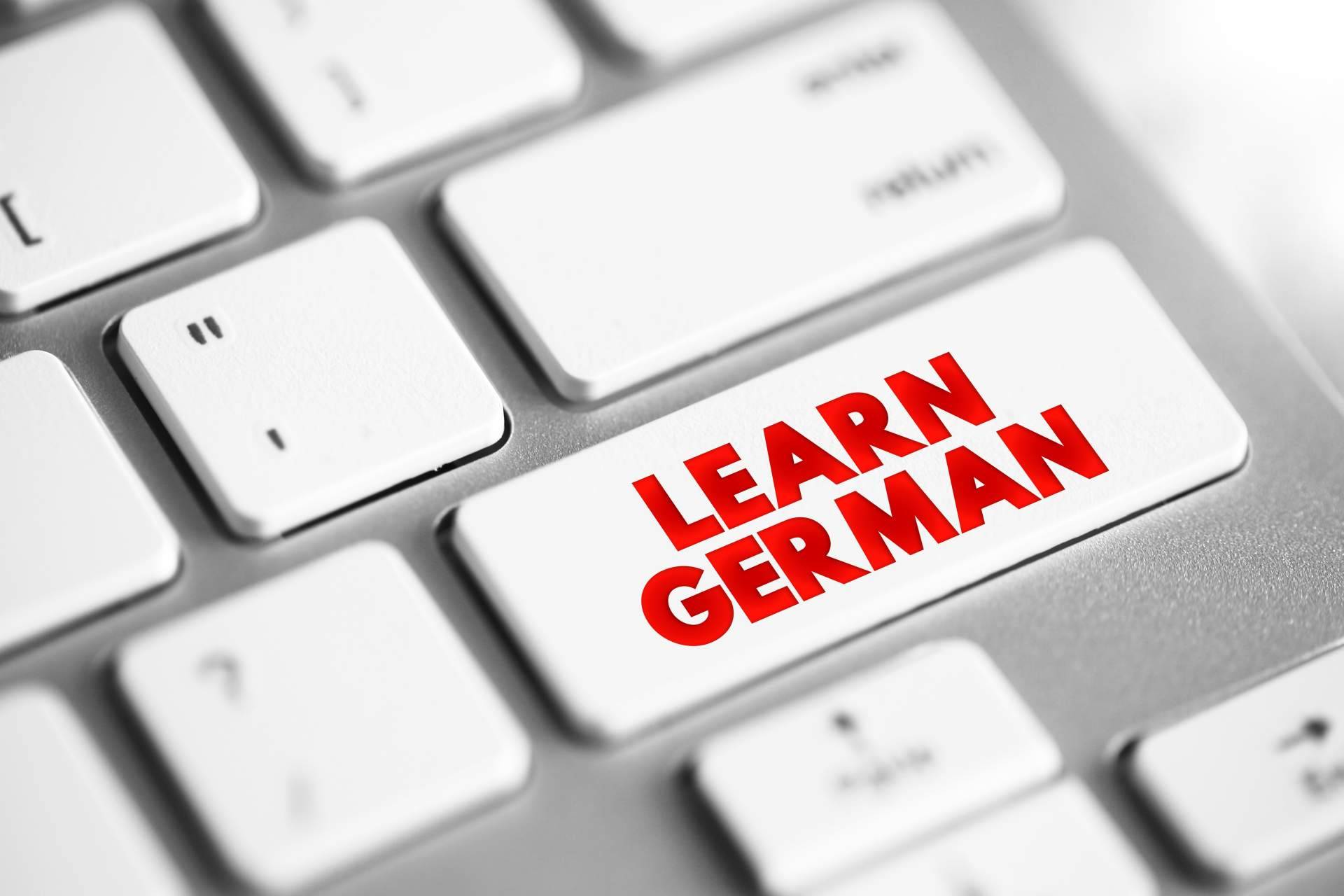 ¿Cuáles son las ventajas de aprender idiomas con un profesor en una academia de idiomas vs. en plataformas offline?