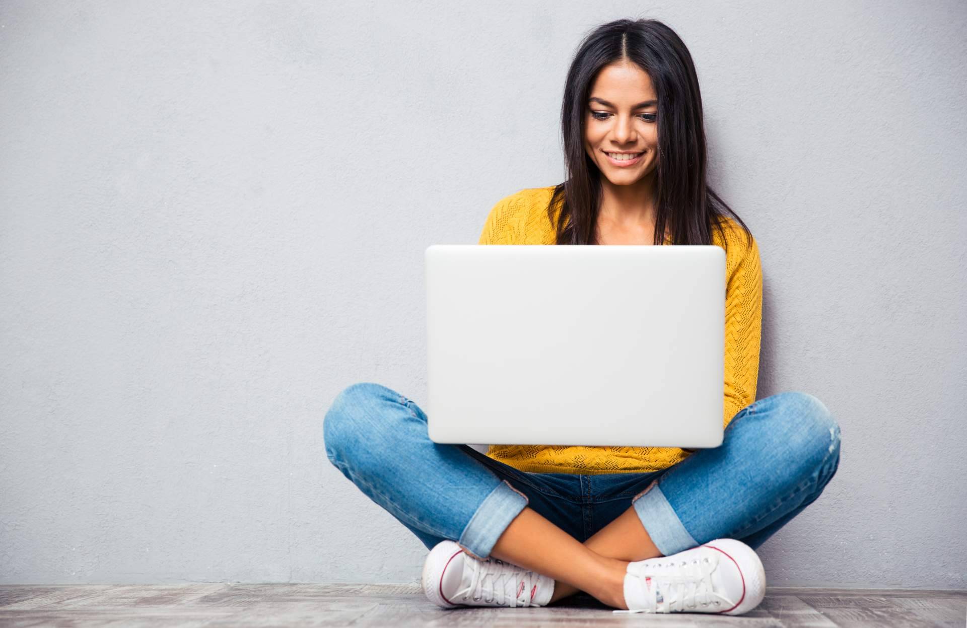 Aprovechar el tiempo con las clases teóricas online de Autoescuela 2000