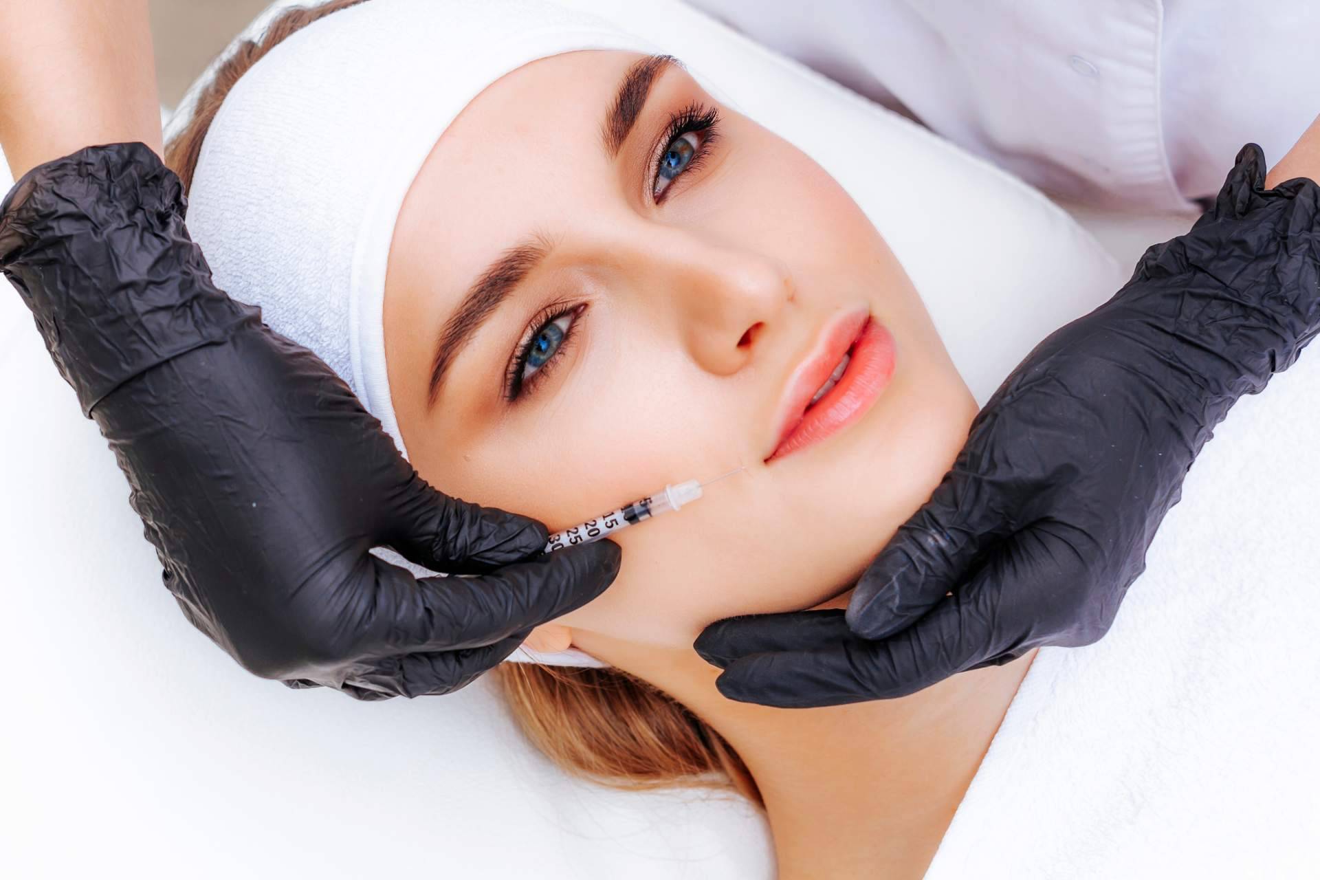 La mesoterapia facial es un método que permite combatir el envejecimiento de la piel