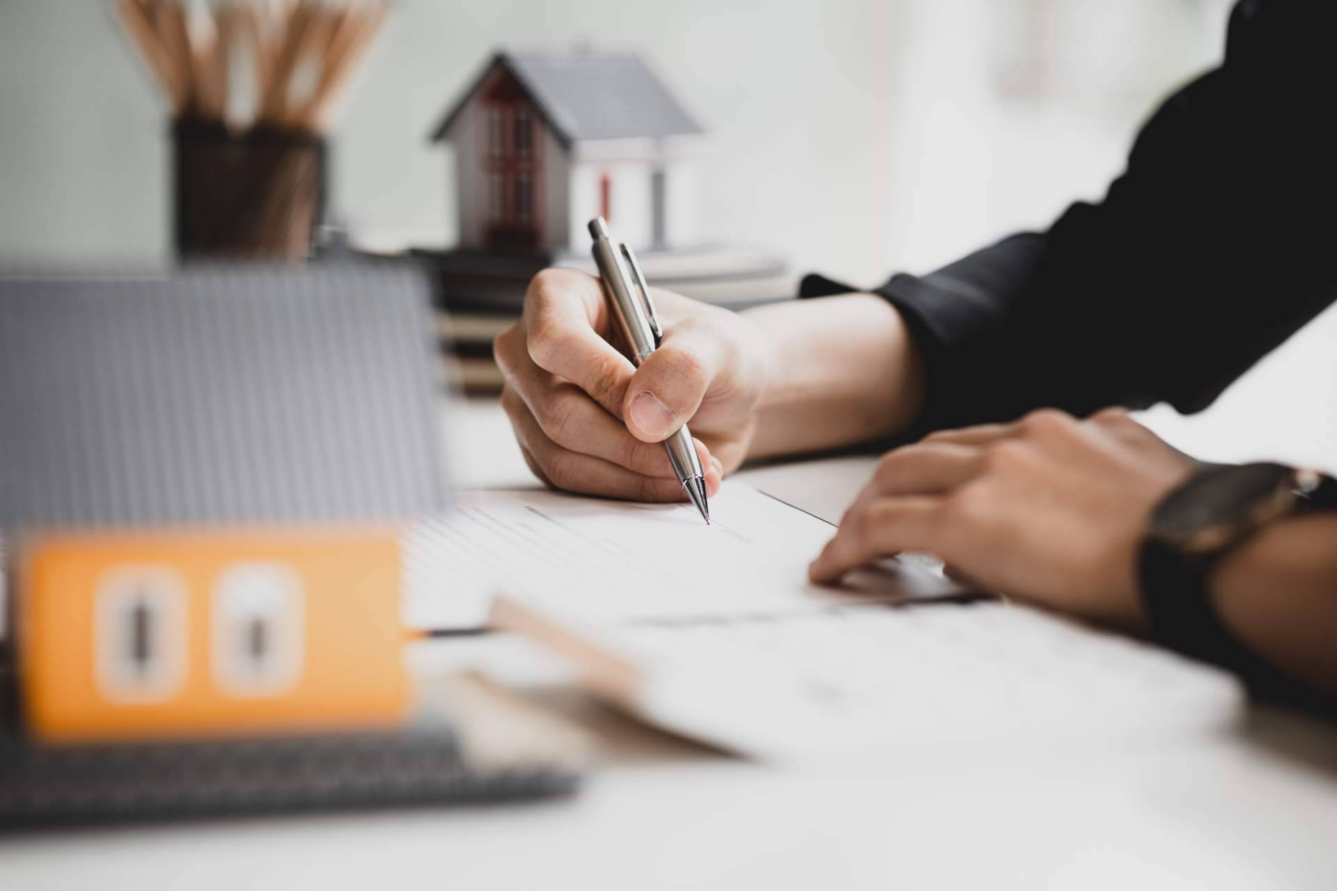 La asesoría legal especializada en la compraventa de inmuebles