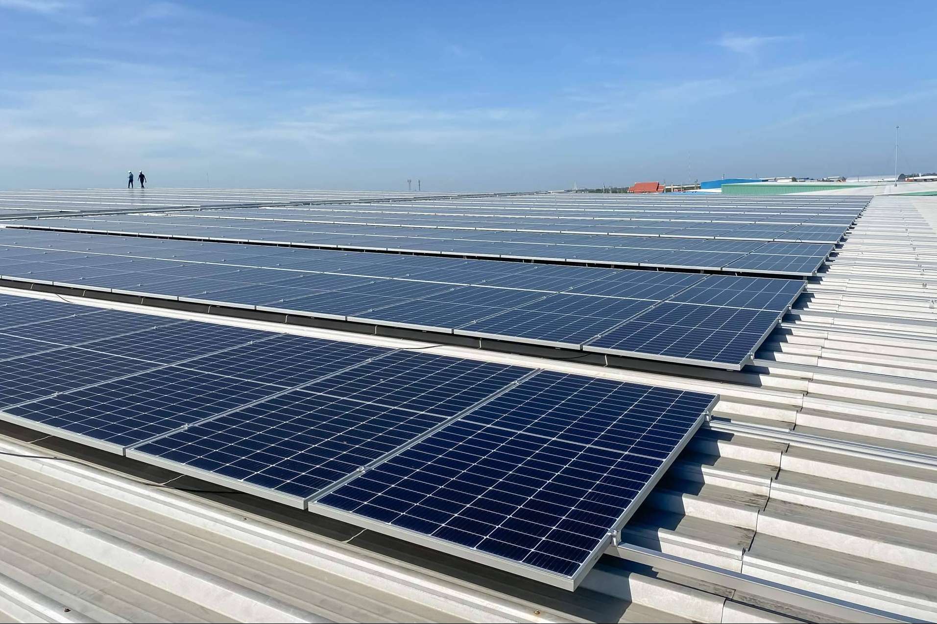 Instalación de paneles solares en una comunidad de vecinos, por Ingeniería MASRED