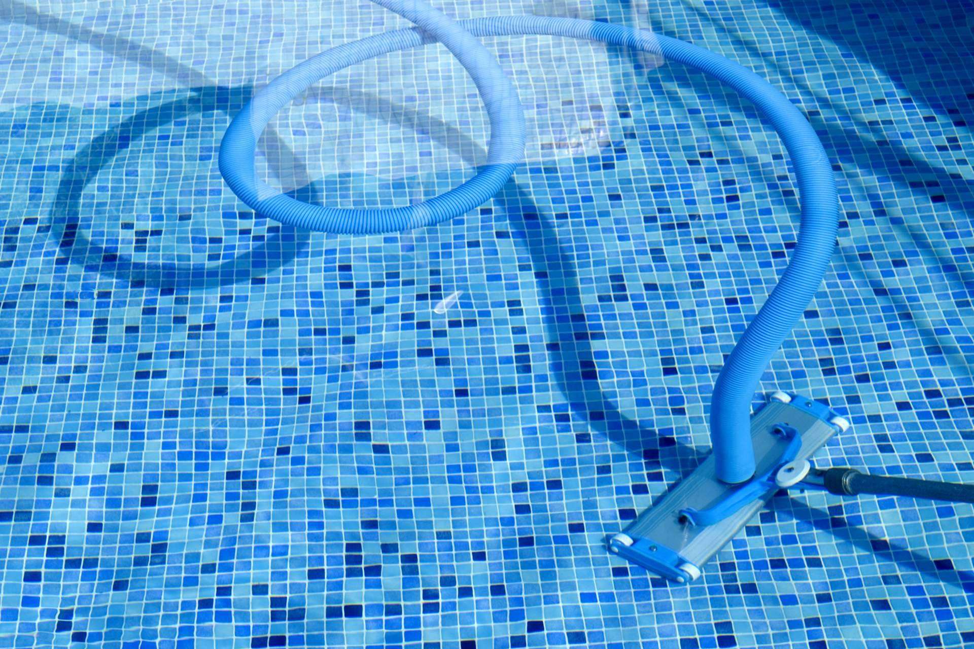 Swimhome ofrece limpiafondos eléctricos para piscina