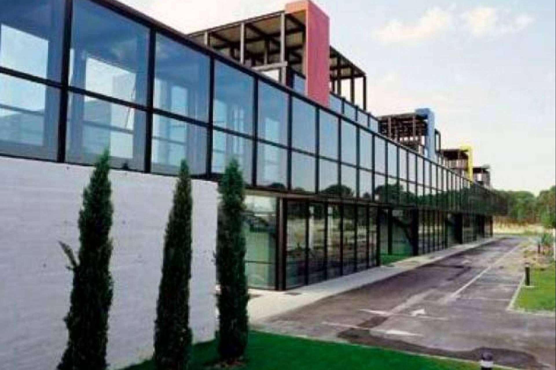 Edificios, locales, parcelas y naves publicados en la web de subastas de Eactivos.com. Valladolid se convierte en un lugar de inversión para los negocios
