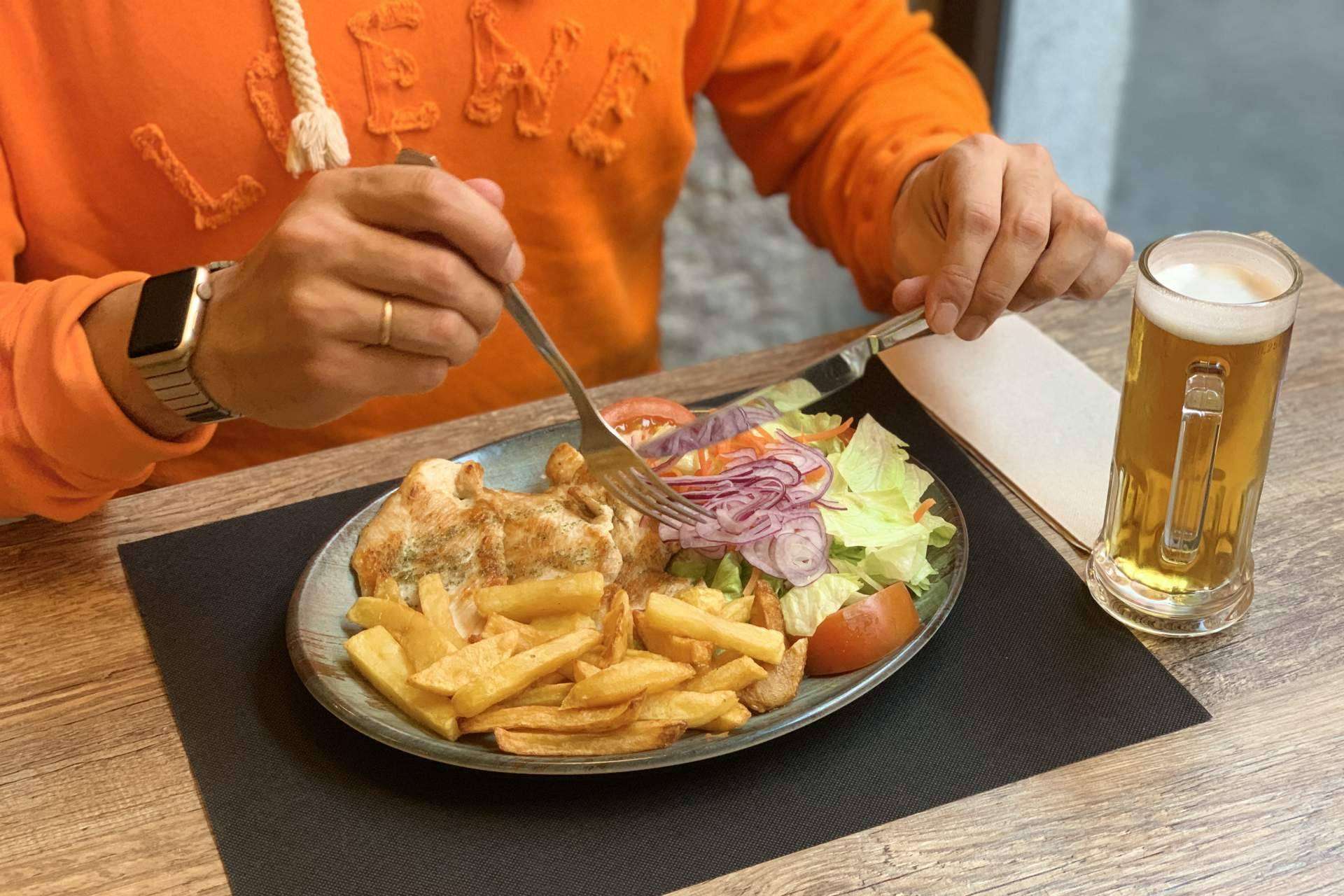 Taberna La Española ofrece a sus clientes la auténtica comida típica española