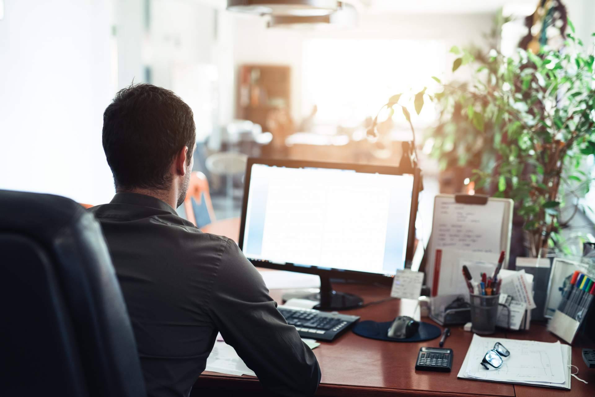 Varbel Formación sobre las diferencias entre un agente y un técnico de Hacienda