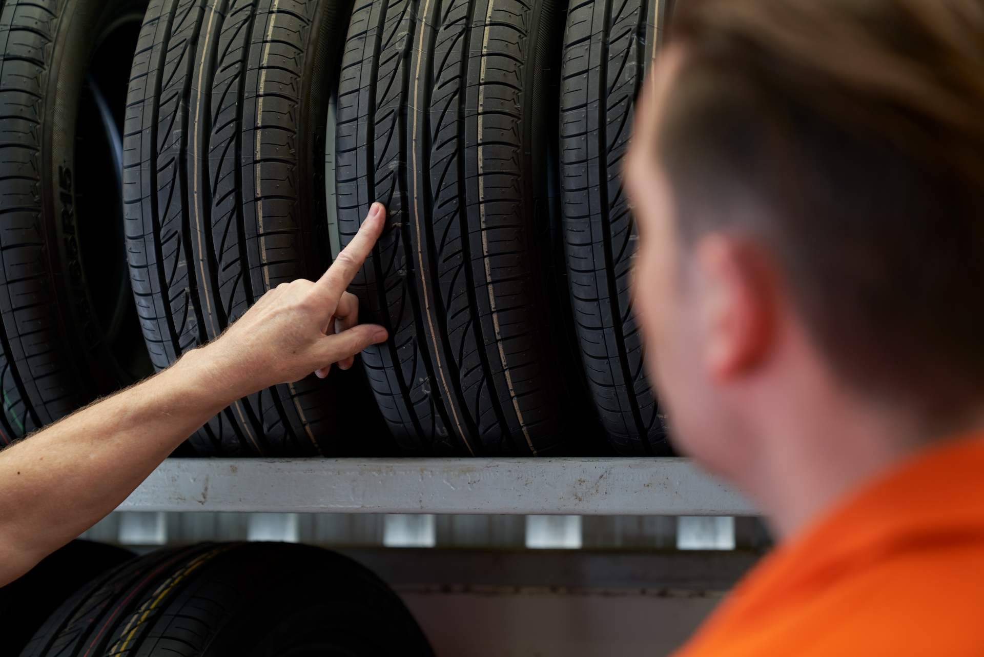BlackTire, la red de talleres que permite cambiar neumáticos y llevarse regalos