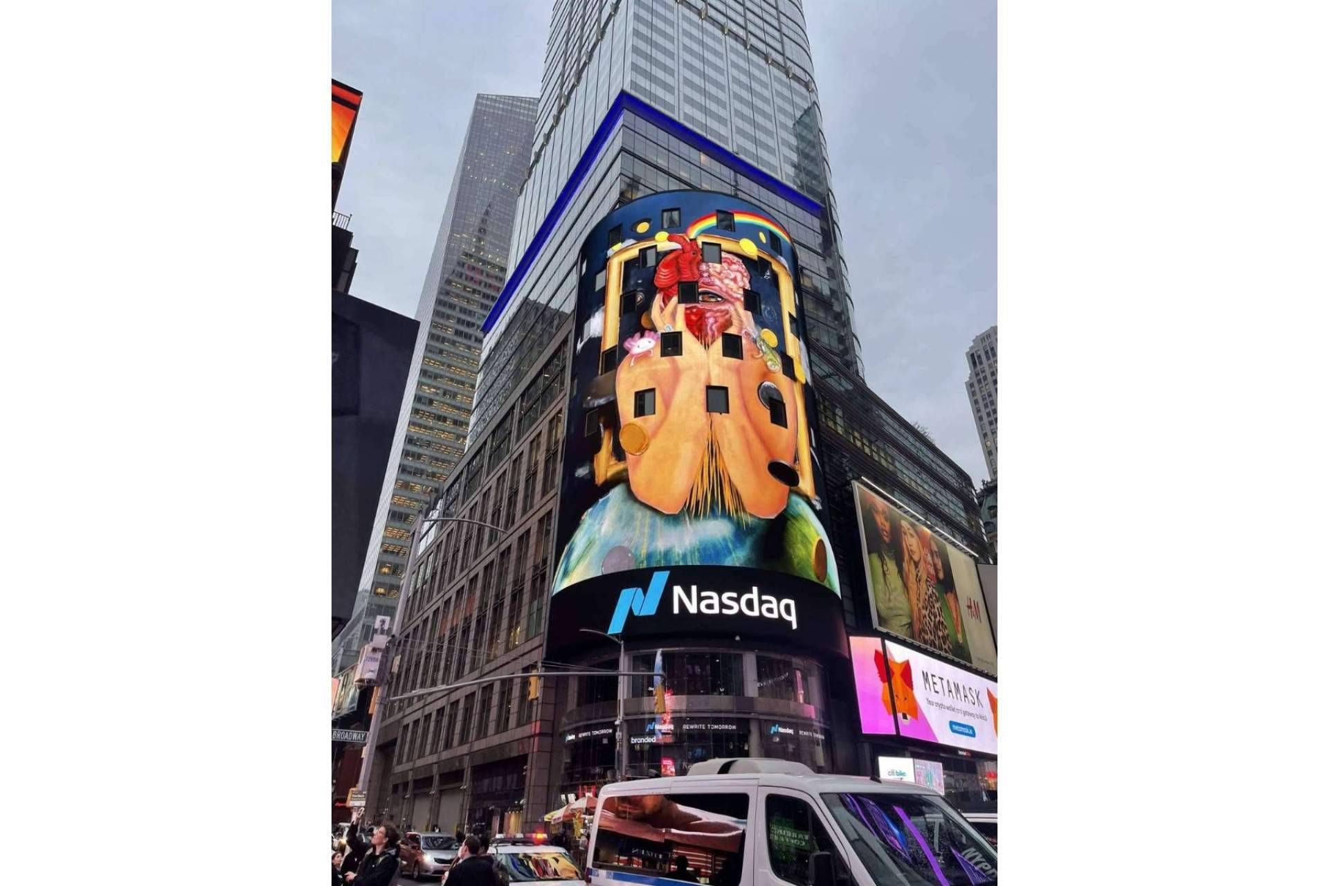 La obra en NFT arte de Martha Sáenz es Multiverse y se presentó en el Times Square