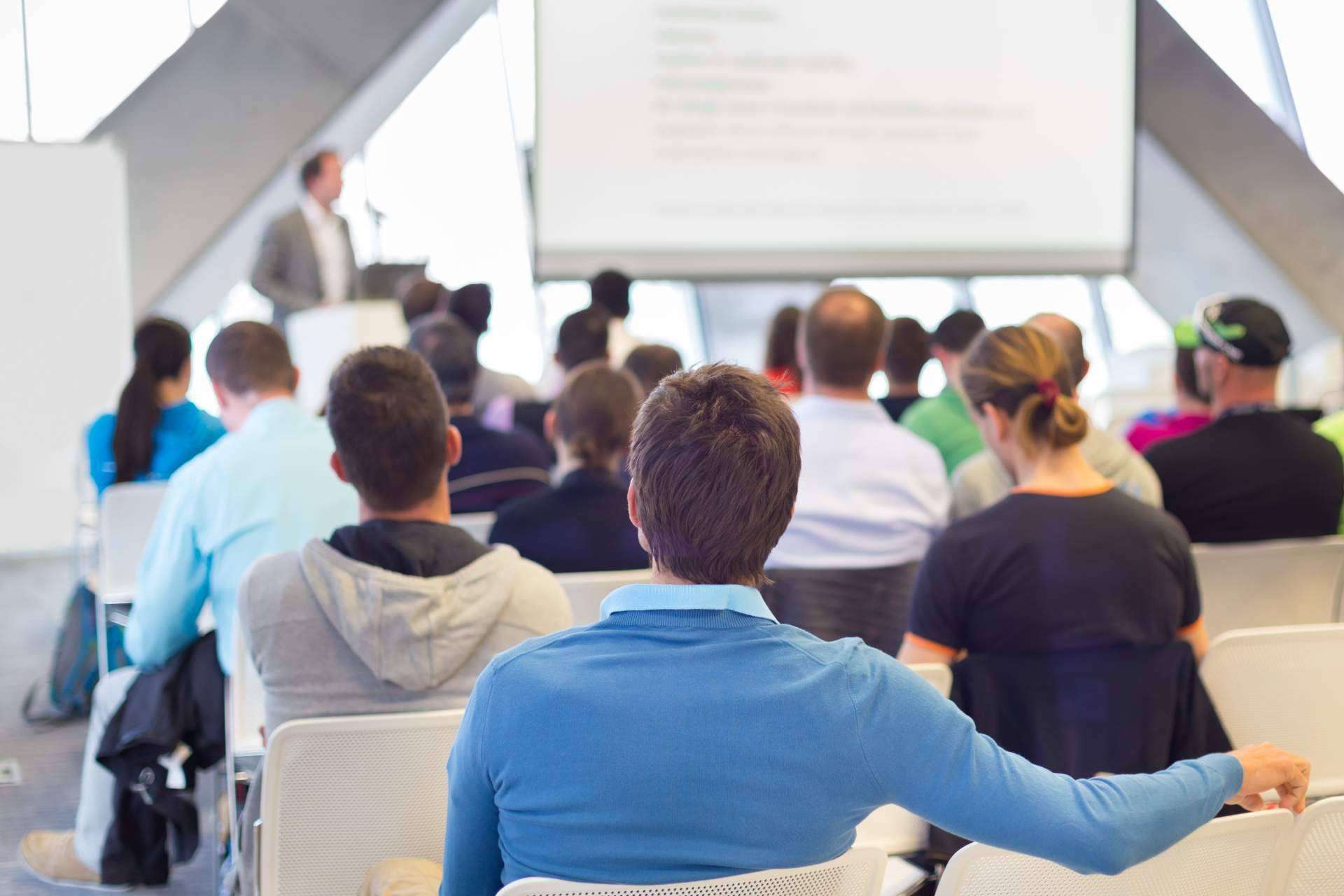 IOE Business School ofrece certificación en Docencia de la Formación Profesional para el Empleo