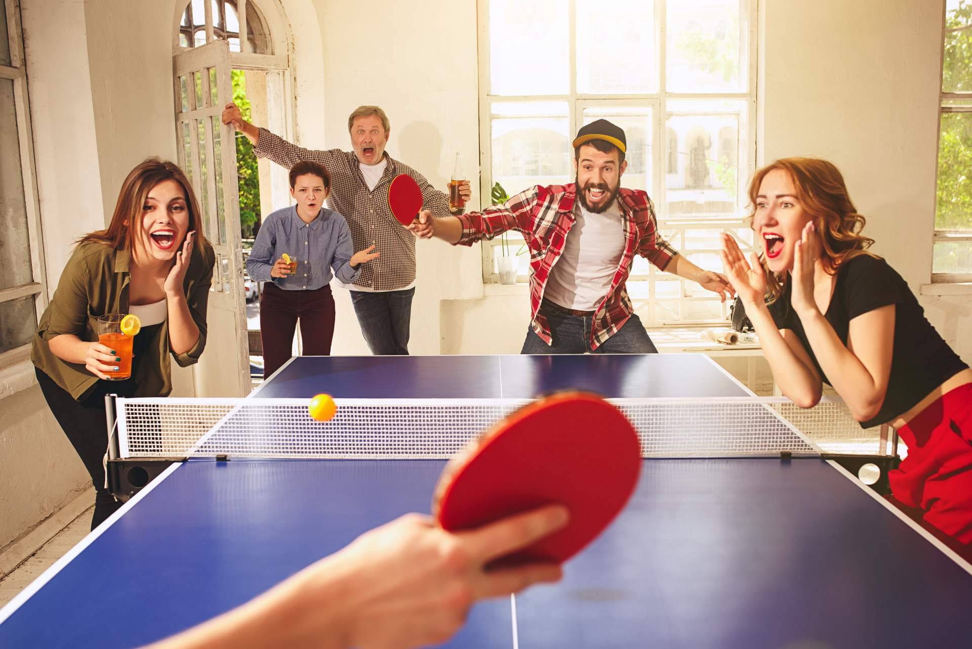 Practicar el tenis de mesa con el amplio catálogo de productos que ofrece SPORT AND TREND