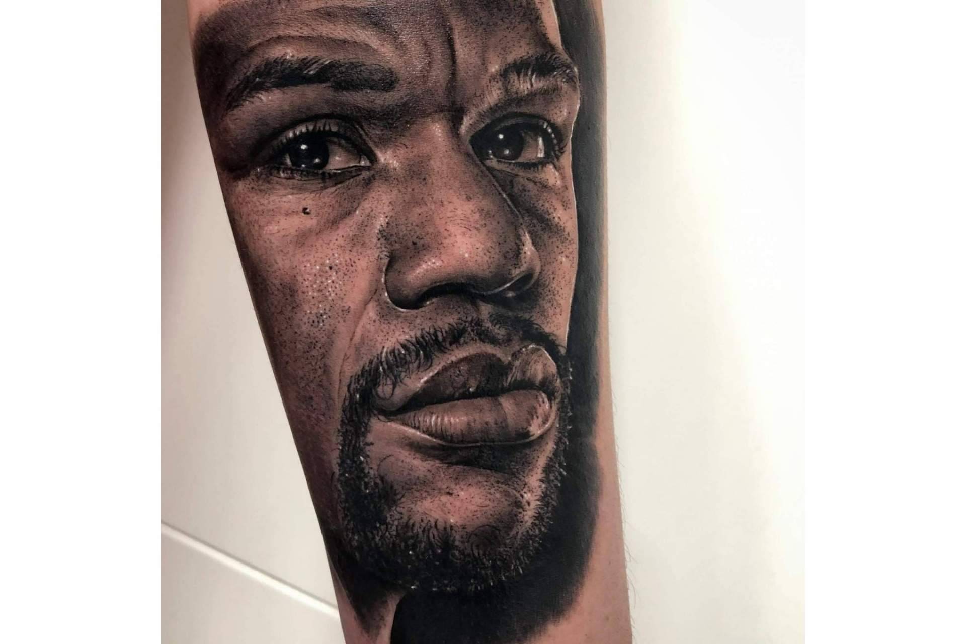 Uno de los tatuadores más reconocidos del mundo por transformar su trabajo en arte, Samu Rico
