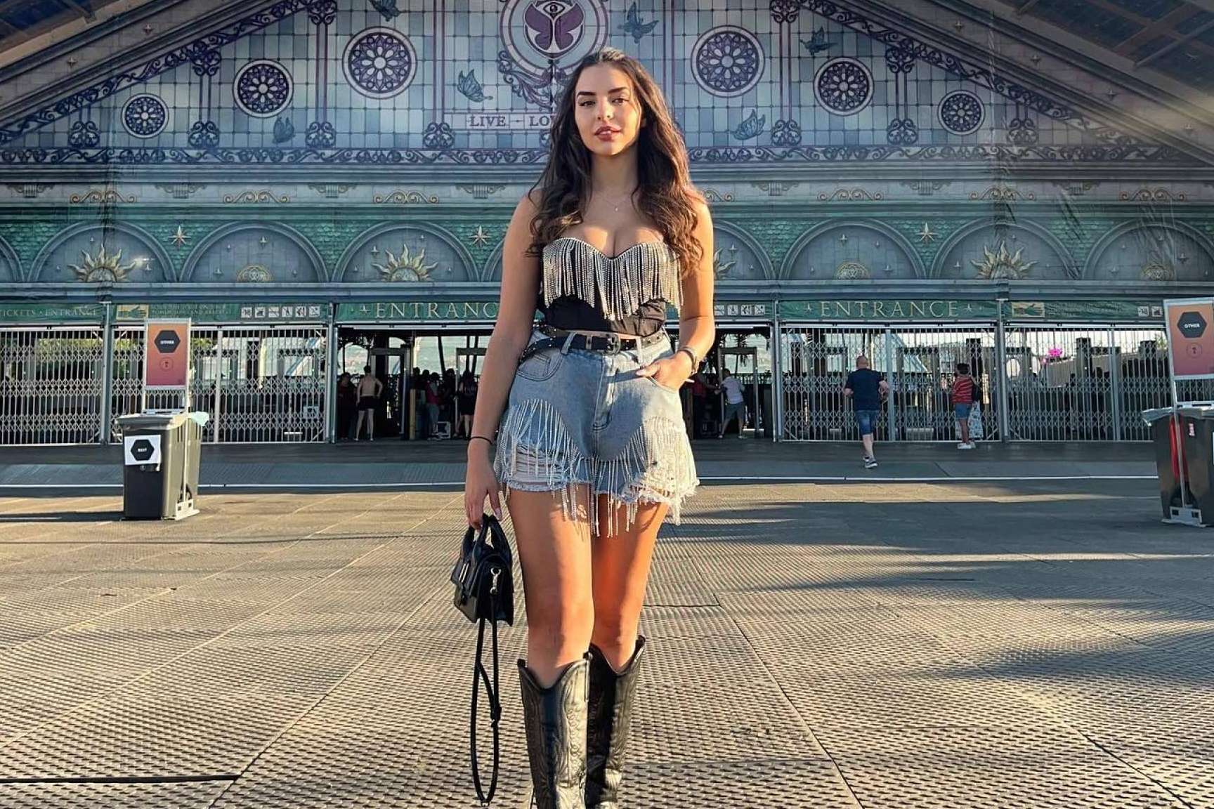 Las tendencias de moda para este verano de la mano de la influencer Emilia Chaouchi