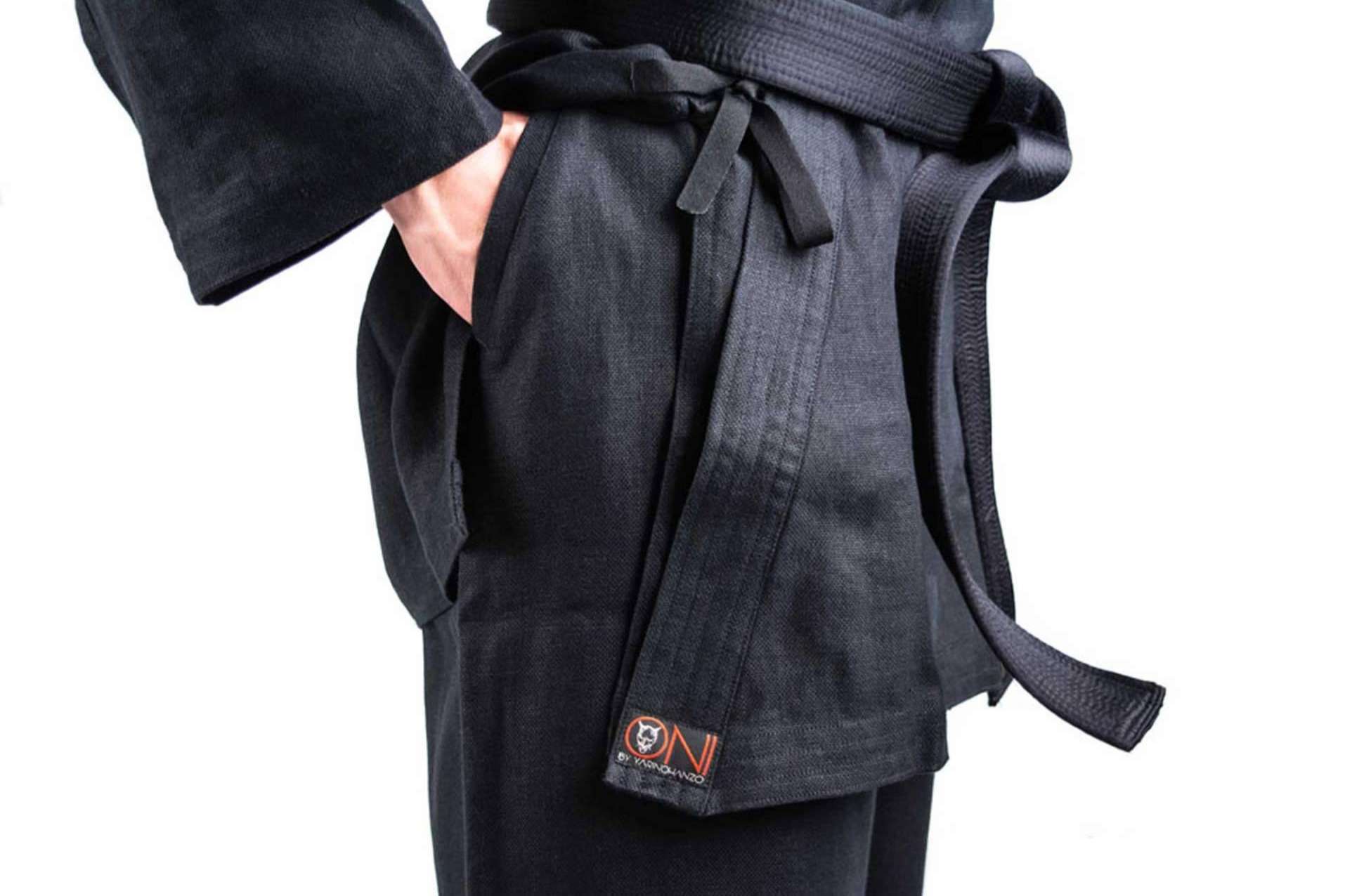 Katanamart ofrece un amplio catálogo de uniformes de artes marciales
