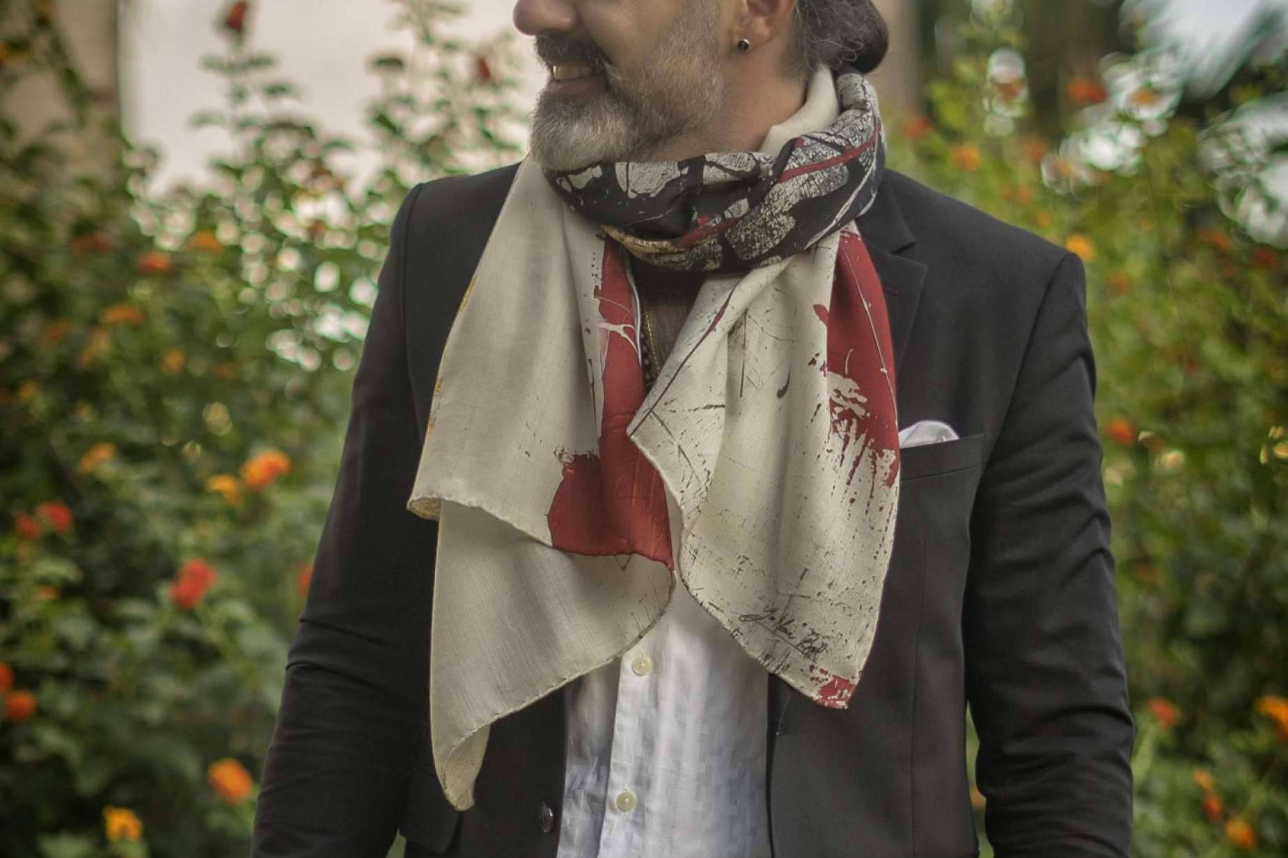 Obras de arte trasladadas a pañuelos de hombre para el cuello, de la mano de Full & Briss