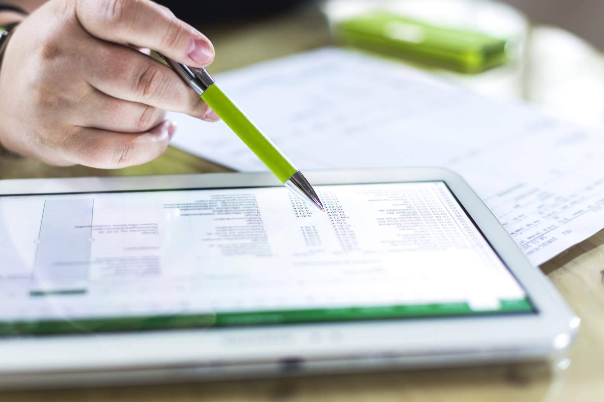 Las ventajas de digitalizar el registro horario de los empleados de hostelería, con Miss Tipsi