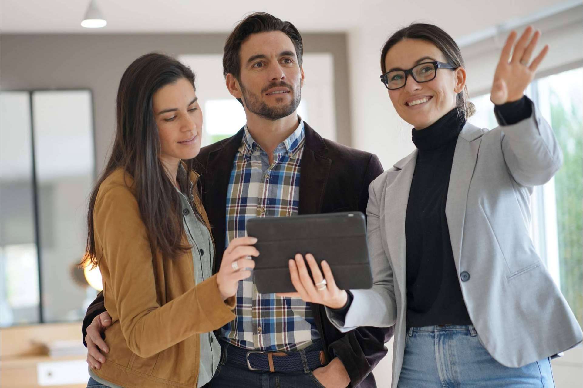 ¿Por qué es importante contar con un asesor inmobiliario?, por Ortubia Inmuebles