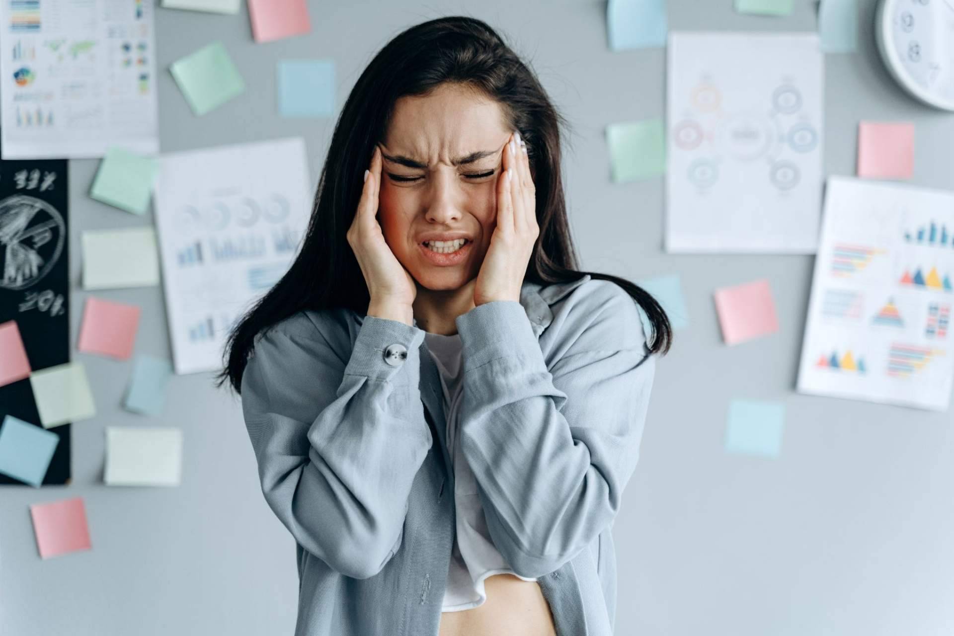 Tratar la cefalea cervical con fisioterapia especializada, con eFISIO