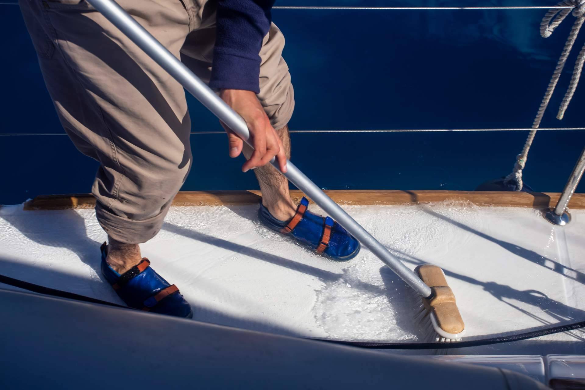 Productos especiales para cleaning and maintenance for boat, en Nova Argonautica