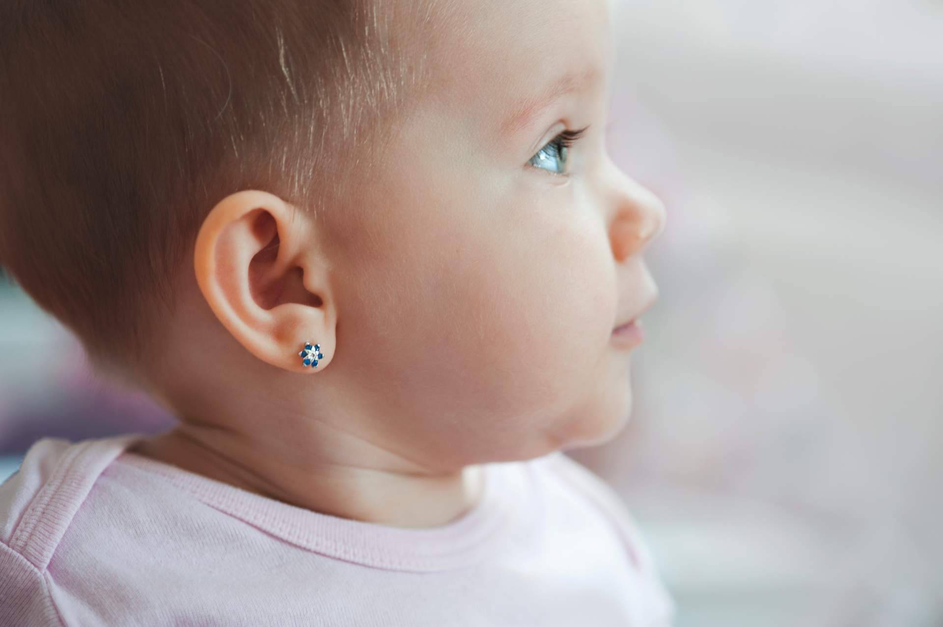 Los pendientes como accesorios que acompañan a las niñas desde su nacimiento, con El Rubí Joyeros