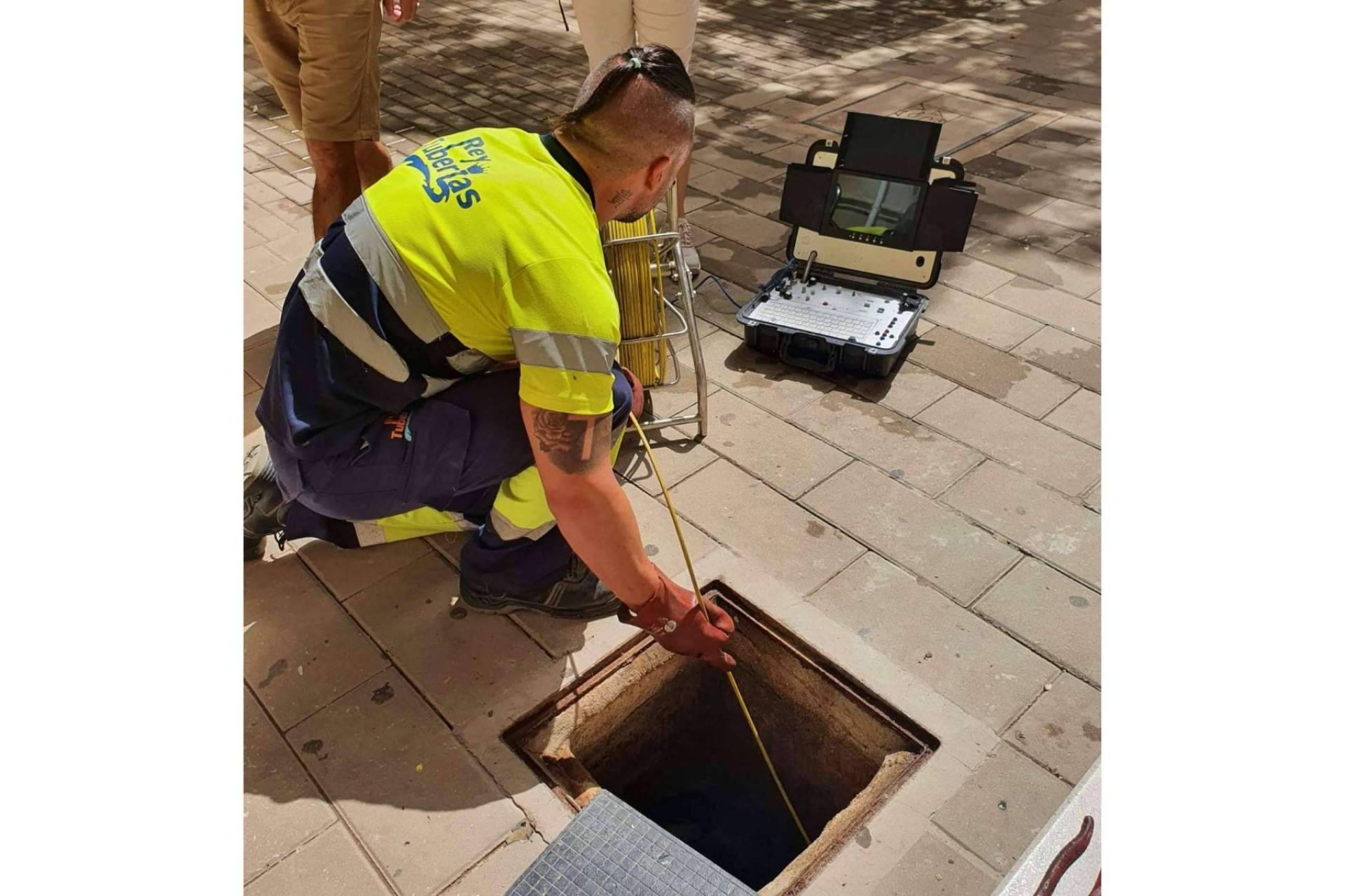 Desatoro en Málaga con los servicios de Rey Tuberías