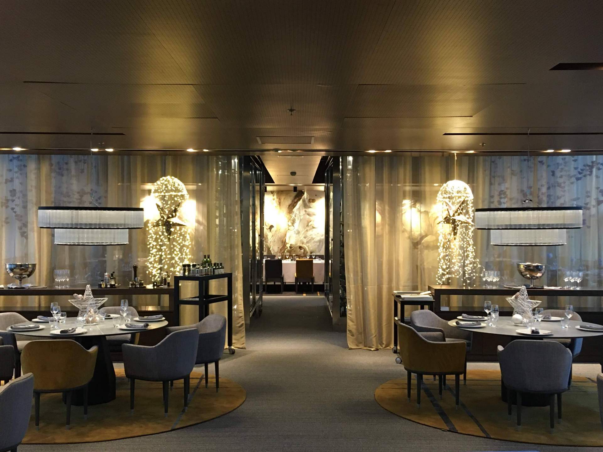 Decorar los espacios de un hotel o restaurante con las lámparas de diseño exclusivas de Insolit
