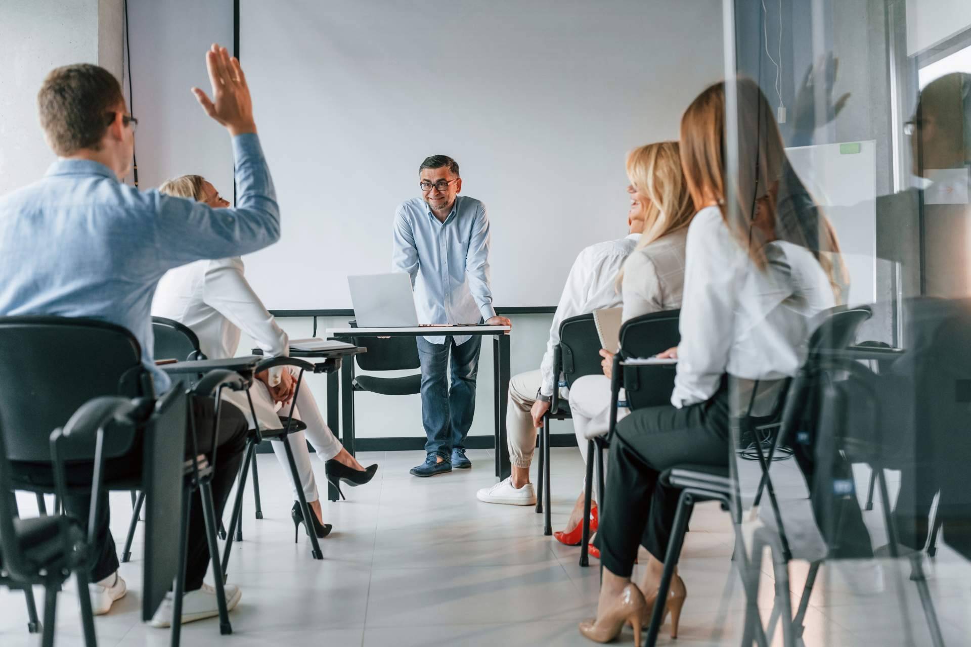 Cursos de inglés en la empresa de la mano de Learn Hot English