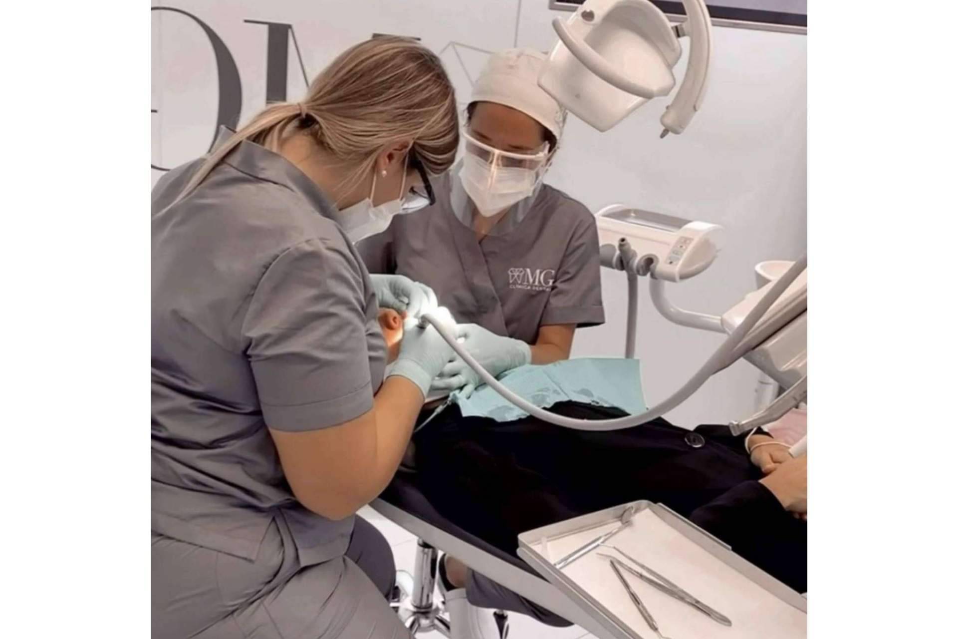 Todo lo que se debe saber acerca de las microcarillas dentales, por Clínica MG Dental & Estética Facial