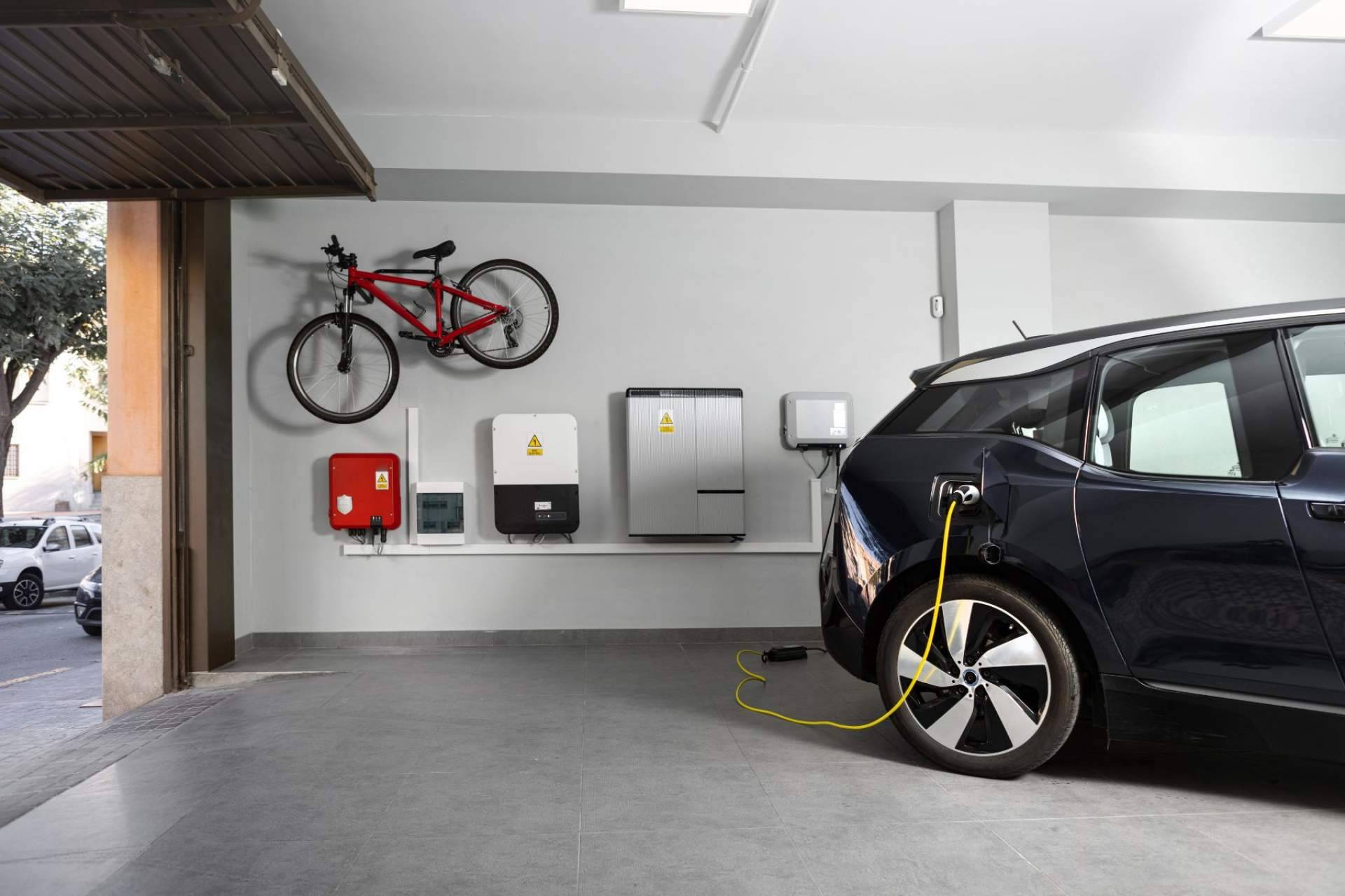 Conocer qué tarifa de luz conviene para recargar un vehículo eléctrico