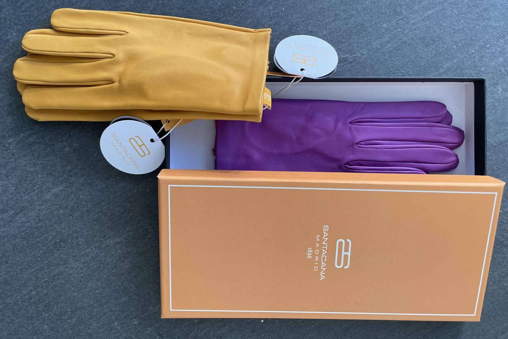 Los guantes de piel de Santacana, elegancia en cualquier look