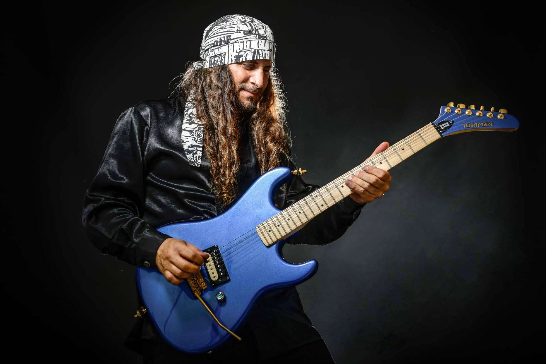 La participación del guitarrista de James Bond, El Amir, en Fimucité 2022