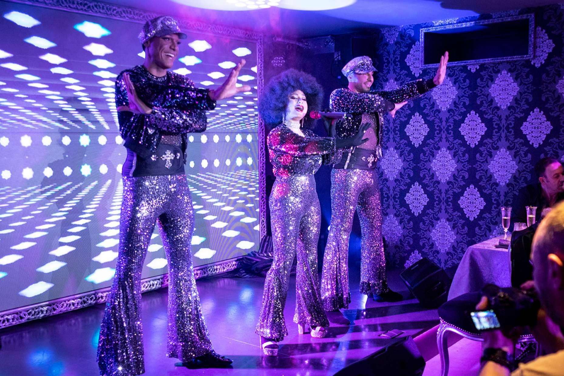 ZAK Rendez Vous Restaurante ofrece noches de gastronomía con espectáculo musical en Sitges, Barcelona