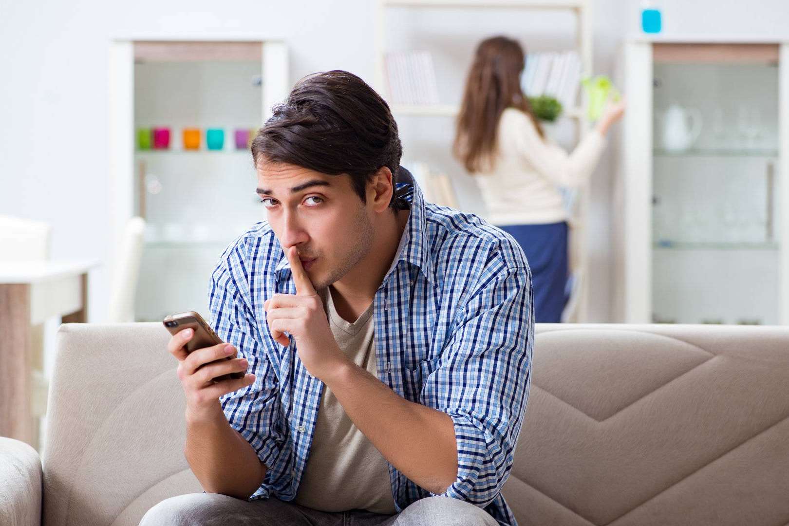 El rastreador para móviles que ayuda resolver dudas en una relación de pareja, Spyphone