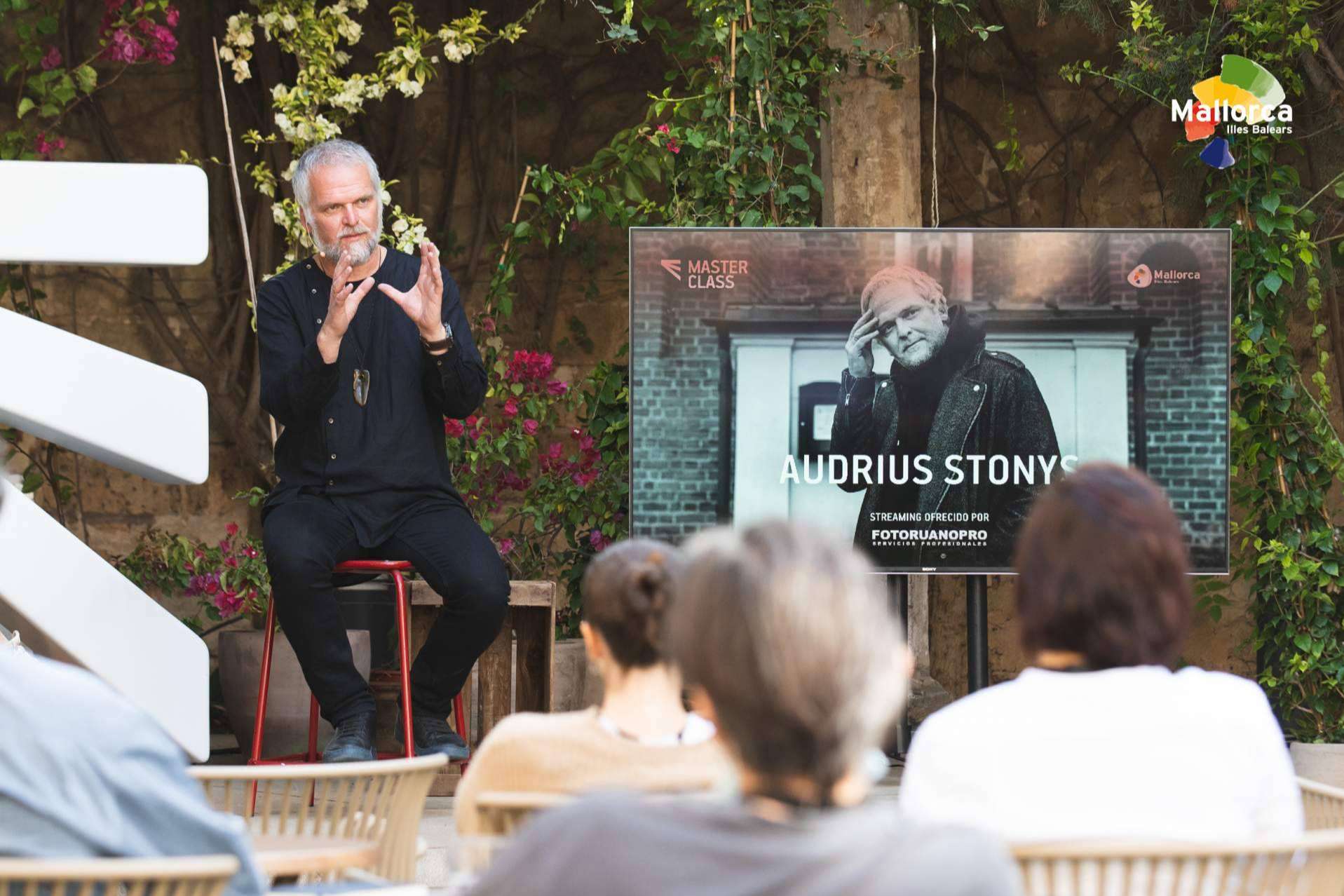 La cuarta edición celebrada en Mallorca de MajorDocs, el primer festival de cine slow, está centrada en el cine doméstico