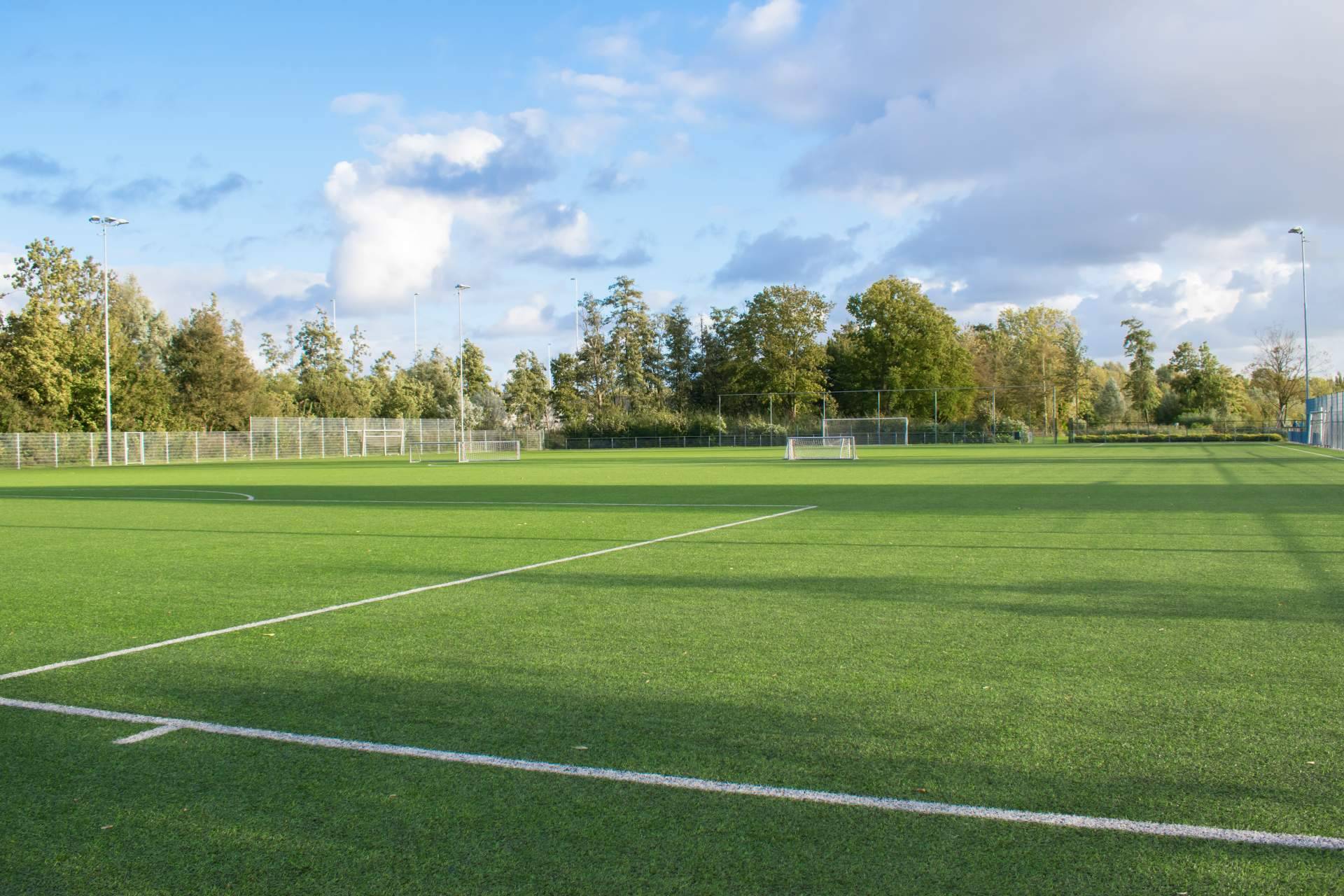 Una empresa informa de descuentos desde 200 euros para completar la última plaza de la liga de fútbol 7 en Pozuelo