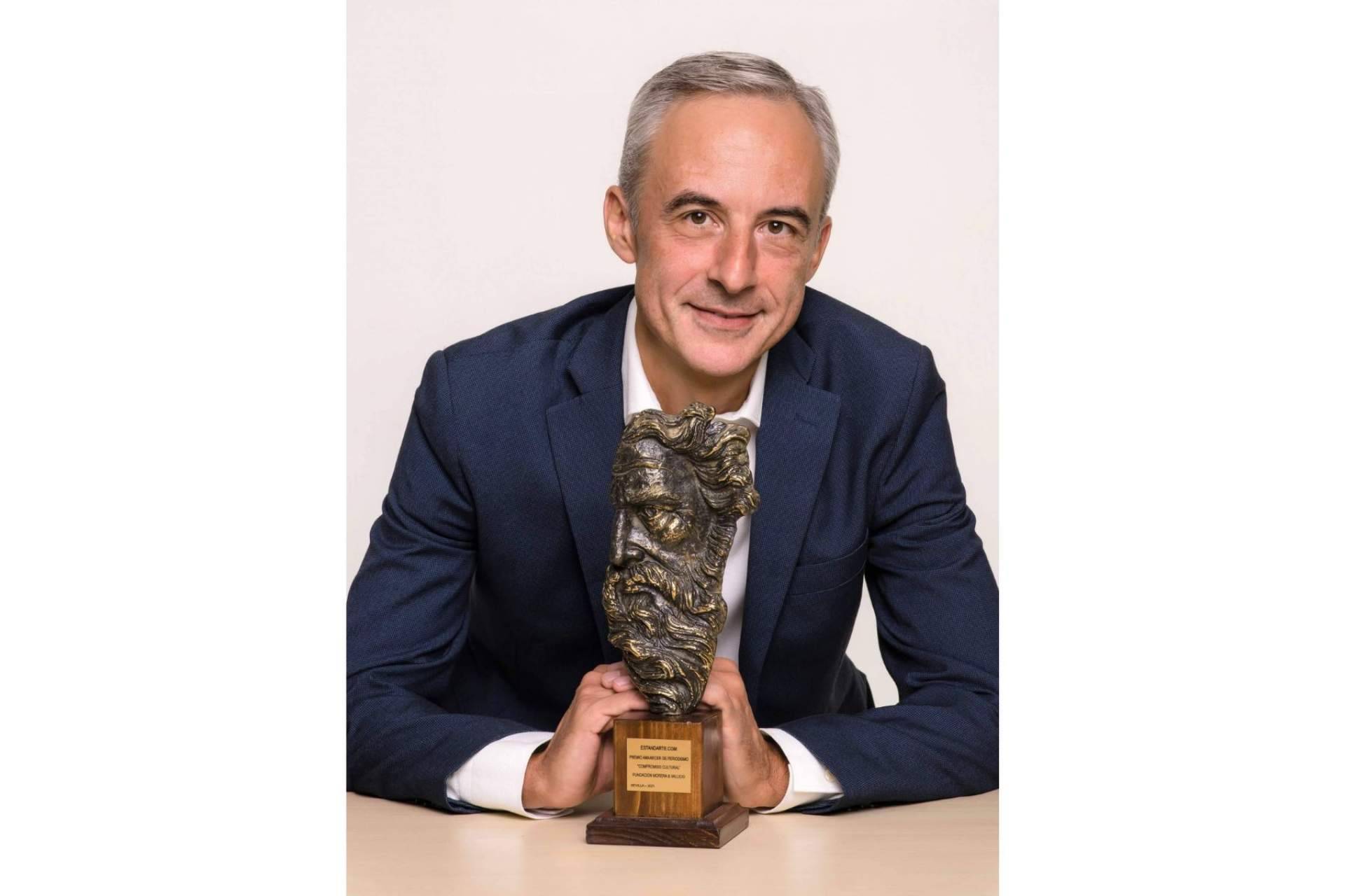 El fundador de Estandarte.com, Jorge Segado, recibe el Premio Amanecer de Periodismo