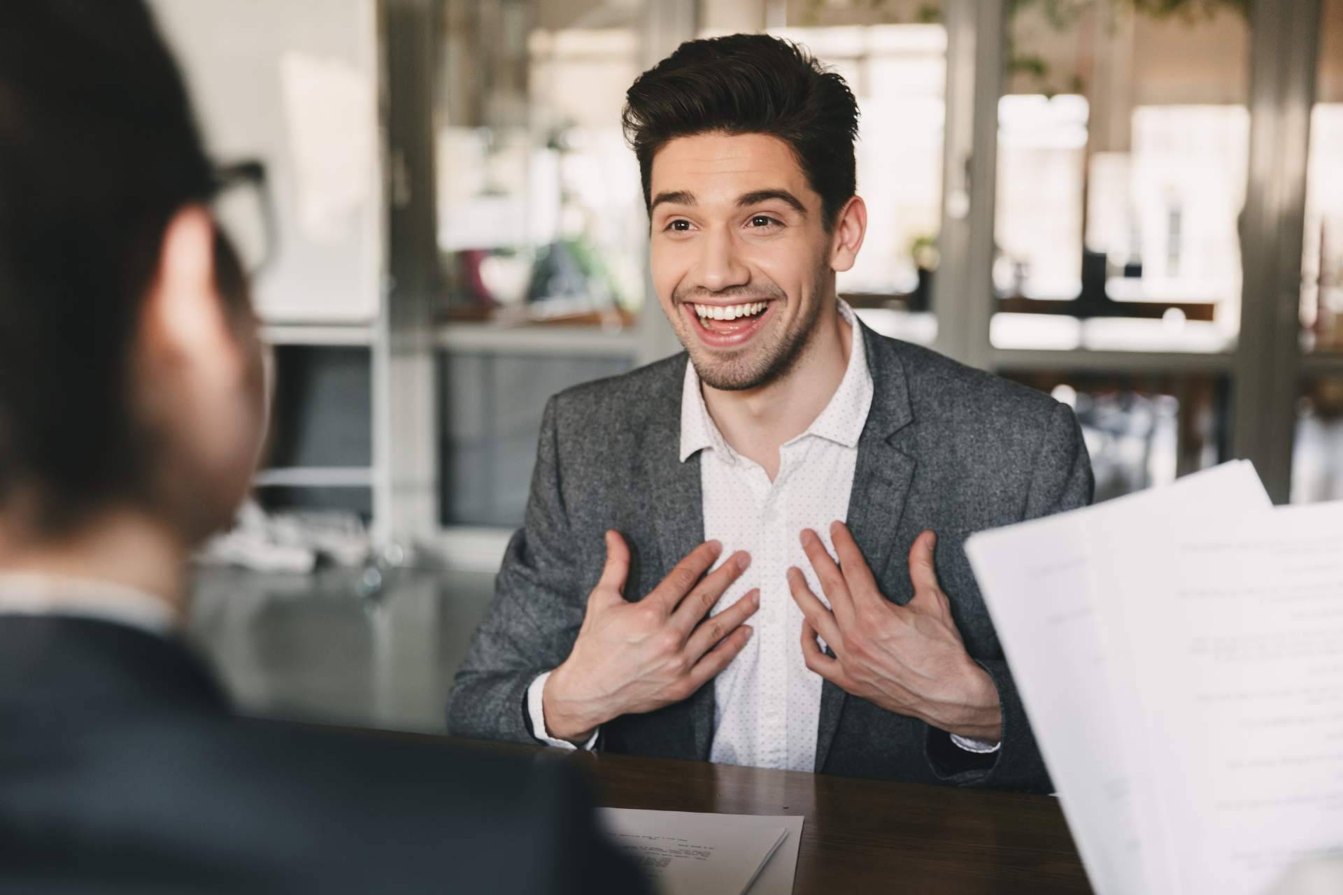 Conseguir el trabajo tech deseado de la mano de Opground, sin perder tiempo en primeras entrevistas