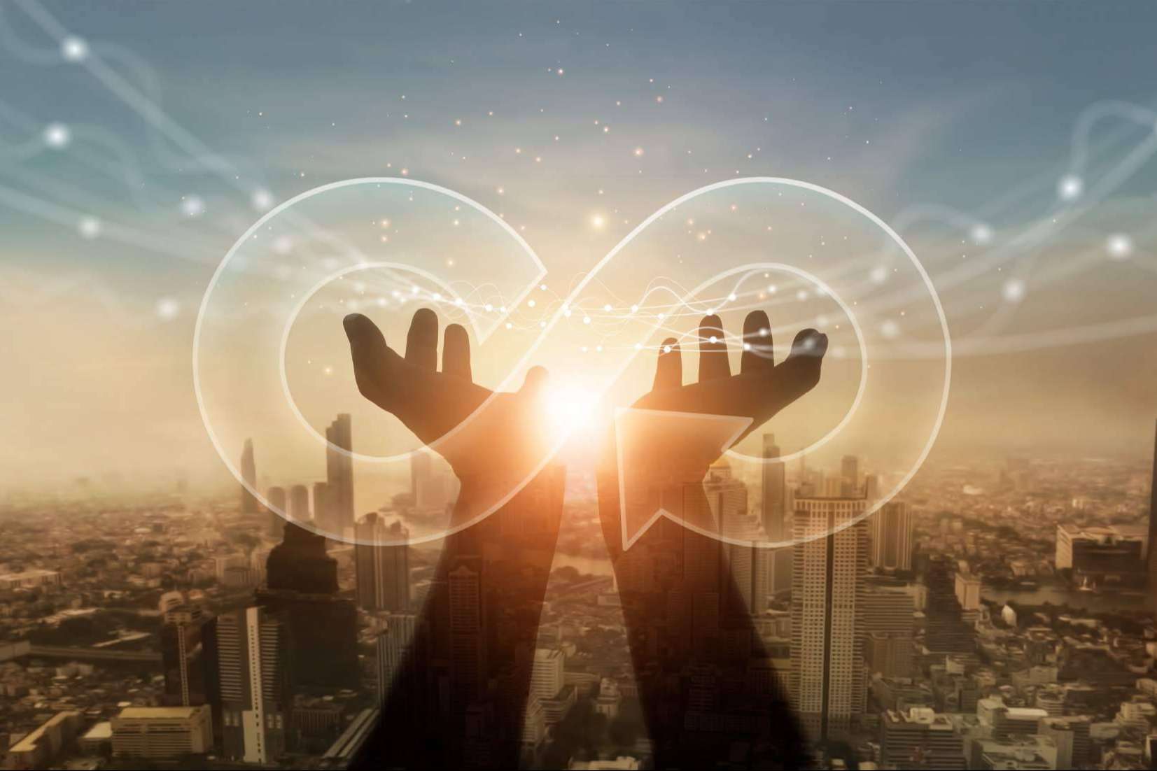 La directora de la revista Anoche Tuve Un Sueño, Julia Higueras, habla sobre el sistema económico actual