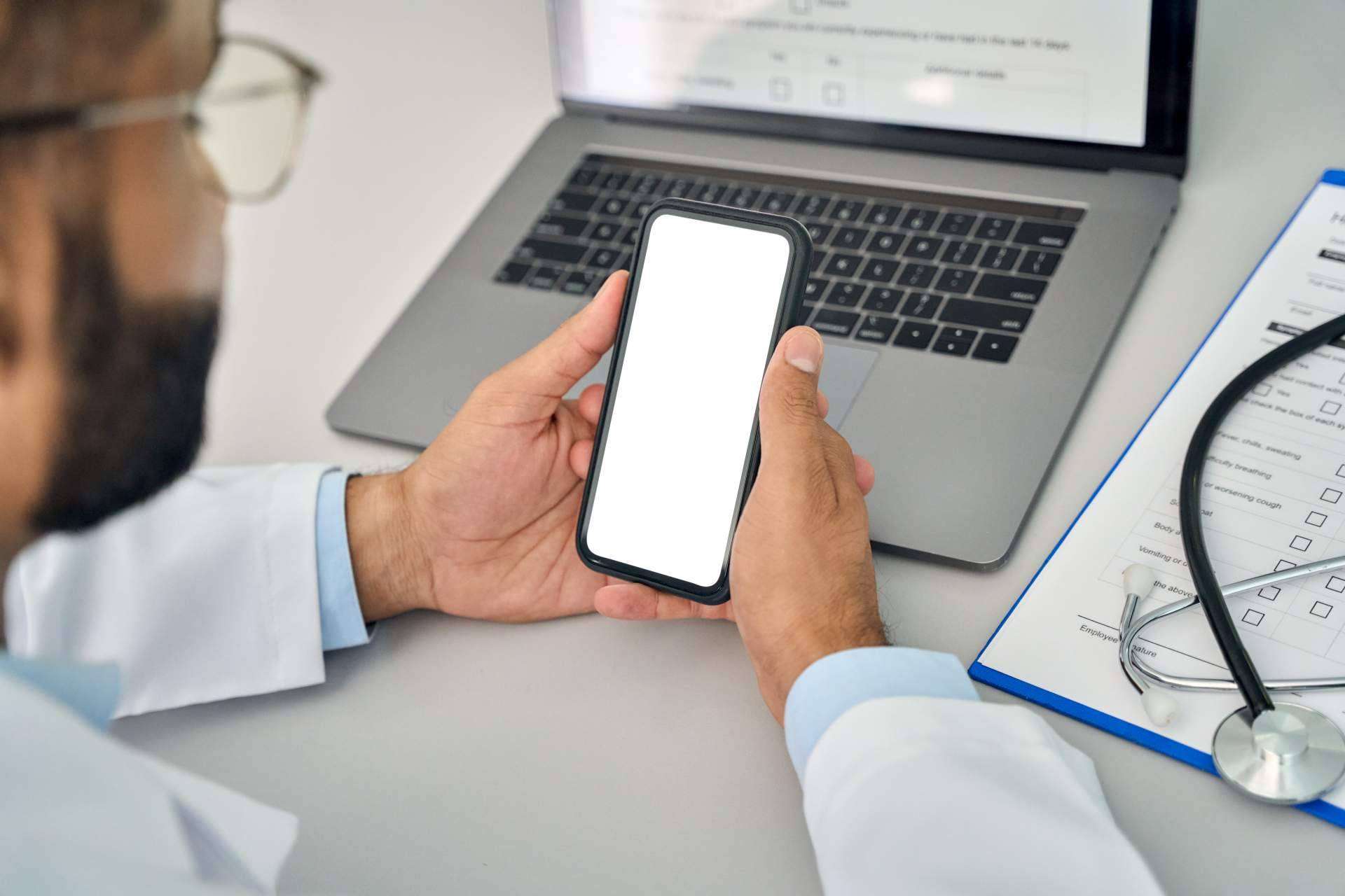 La firma UbCloud está ofreciendo planes de telefonía VoIP para empresas inteligentes