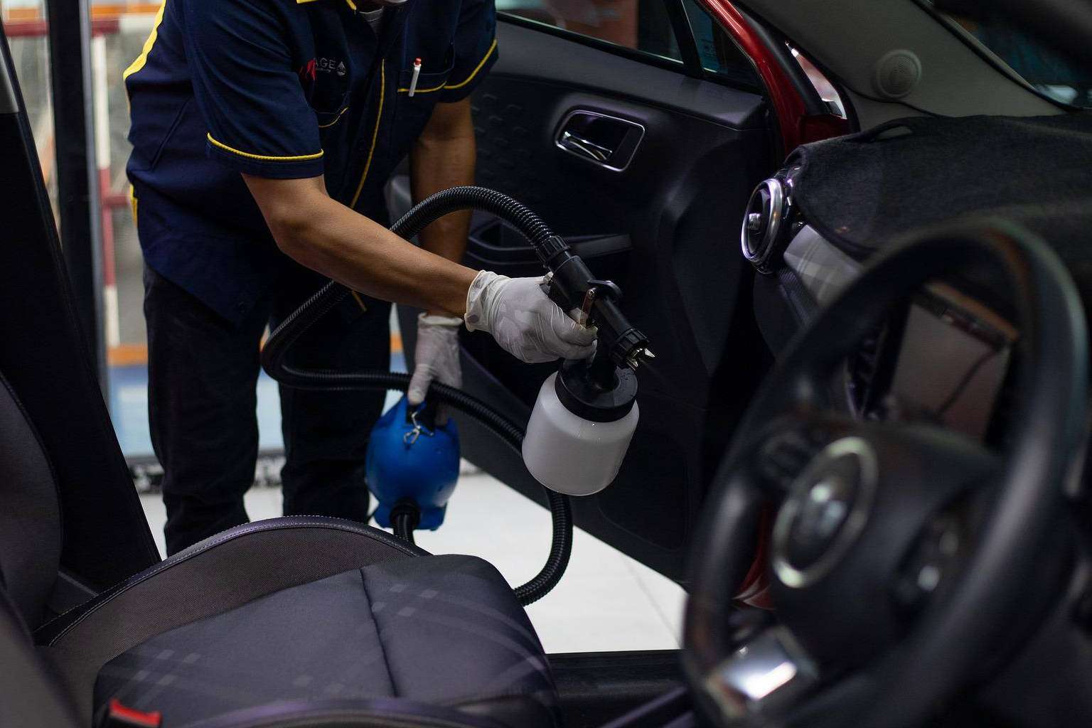 Pinturas Camp de Turia dispone de un amplio catálogo de productos para el detailing