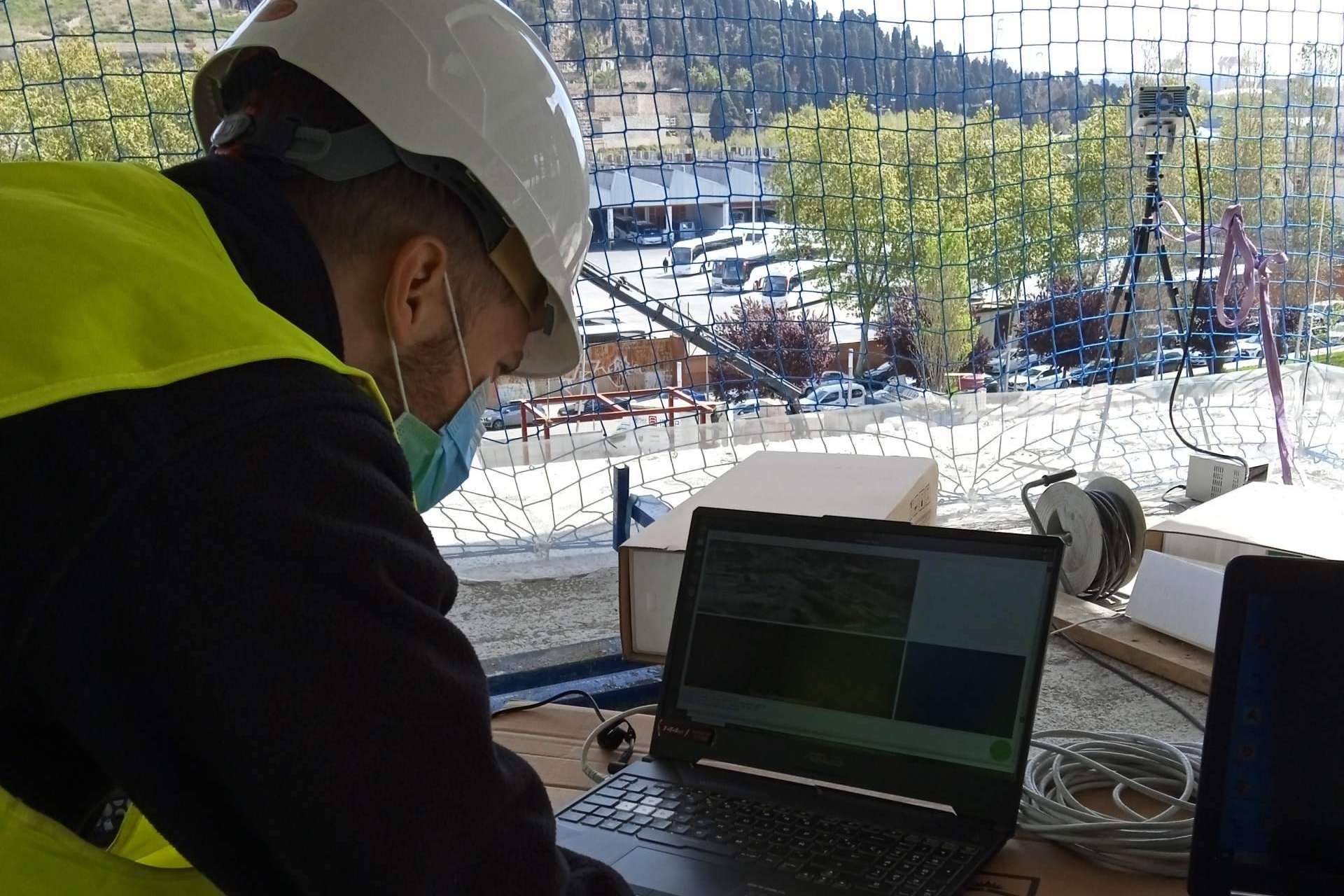 Una mejora en la prevención de accidentes en la construcción de la mano de la imagen 3D y la inteligencia artificial