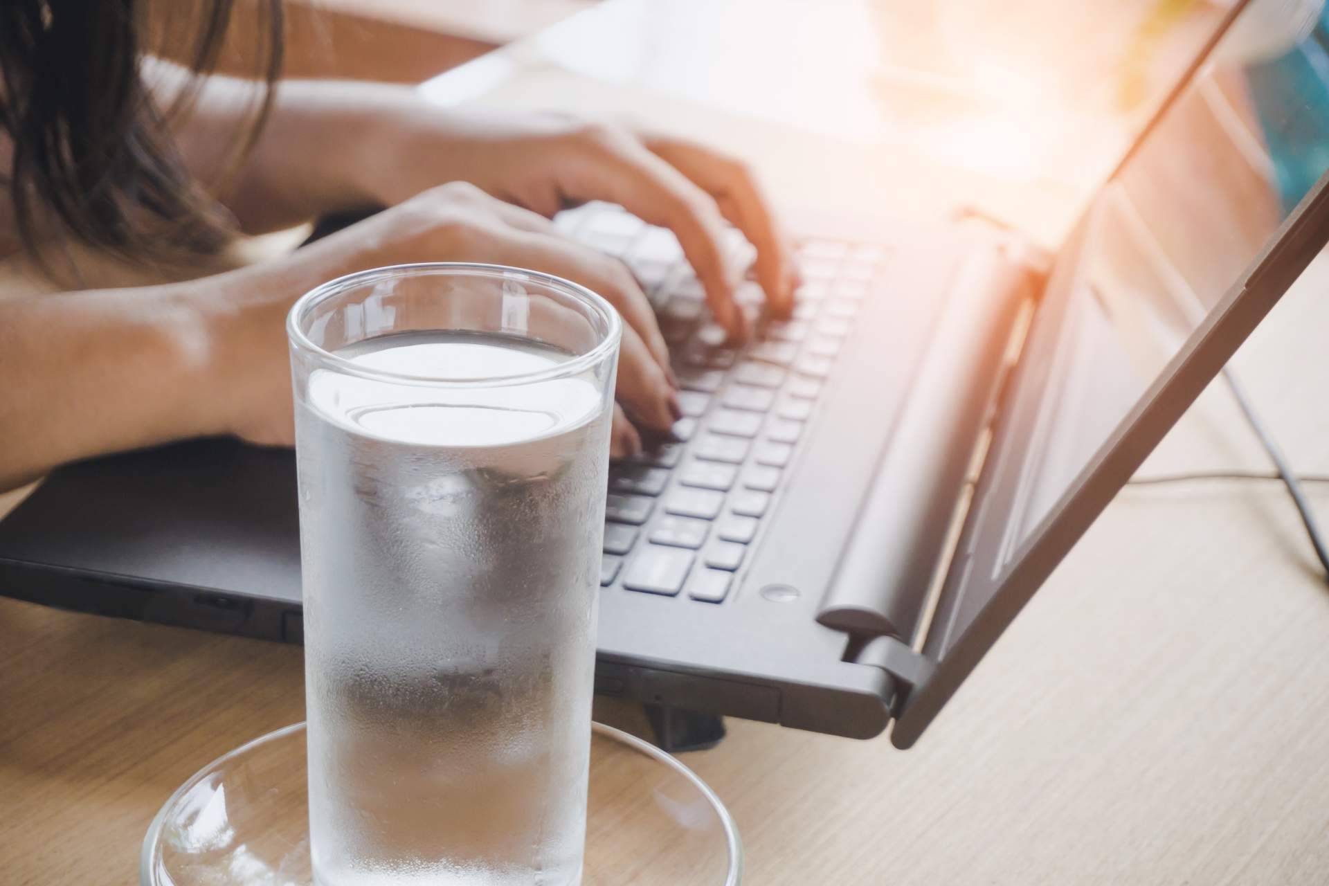 ¿Por qué es importante cocinar con agua de calidad en las recetas?, el dispensador de agua de Acquajet