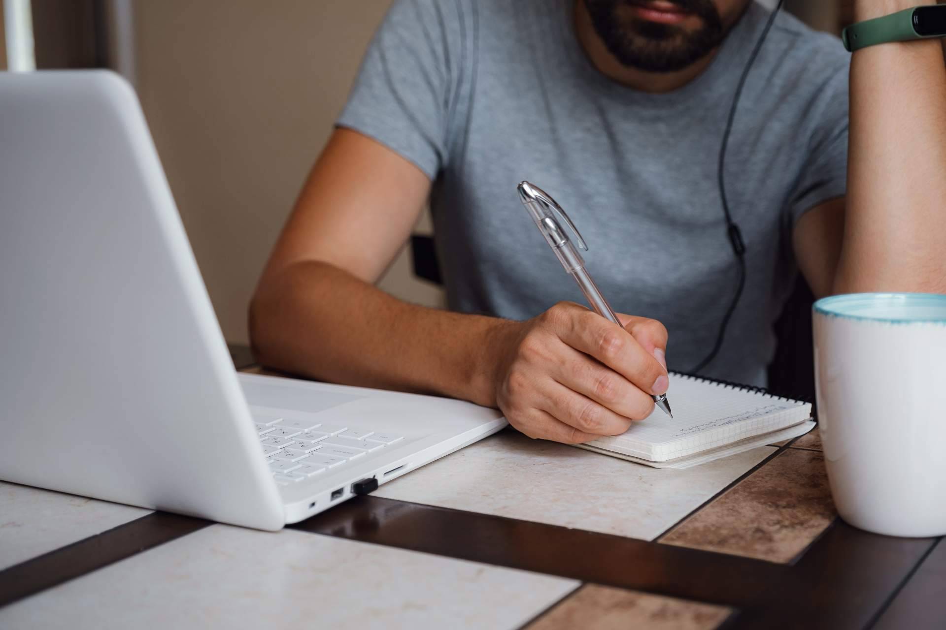 Las pautas y herramientas digitales de Funnelquik para conectar con clientes potenciales y vender fácilmente cursos online