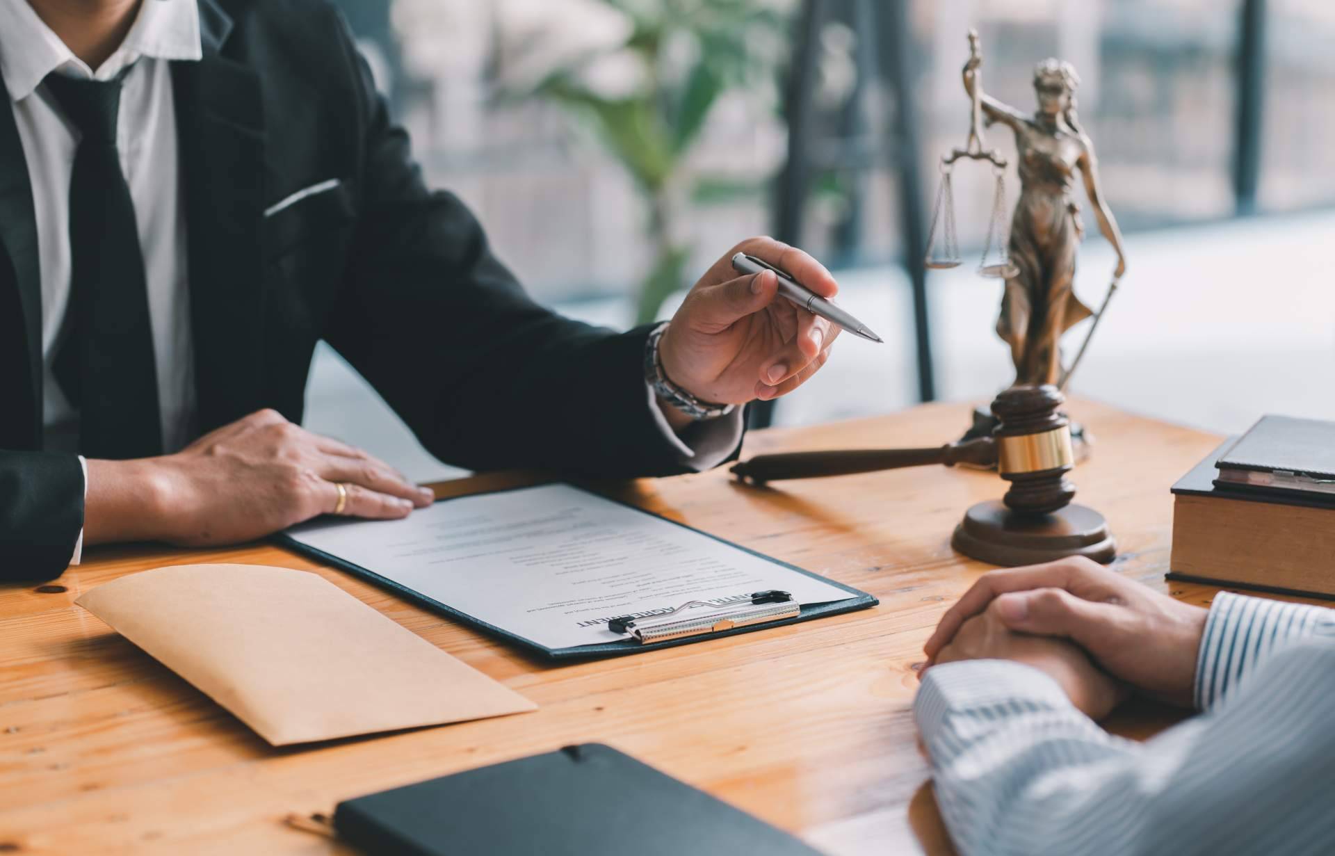 Por qué es necesario contar con abogados especialistas para la constitución de una fundación