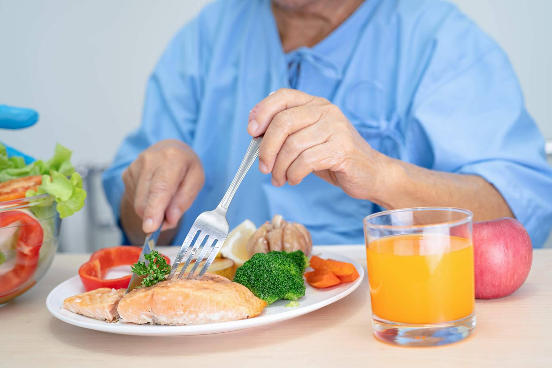Comida casera digna para las personas mayores, el servicio que ofrece MiPlato