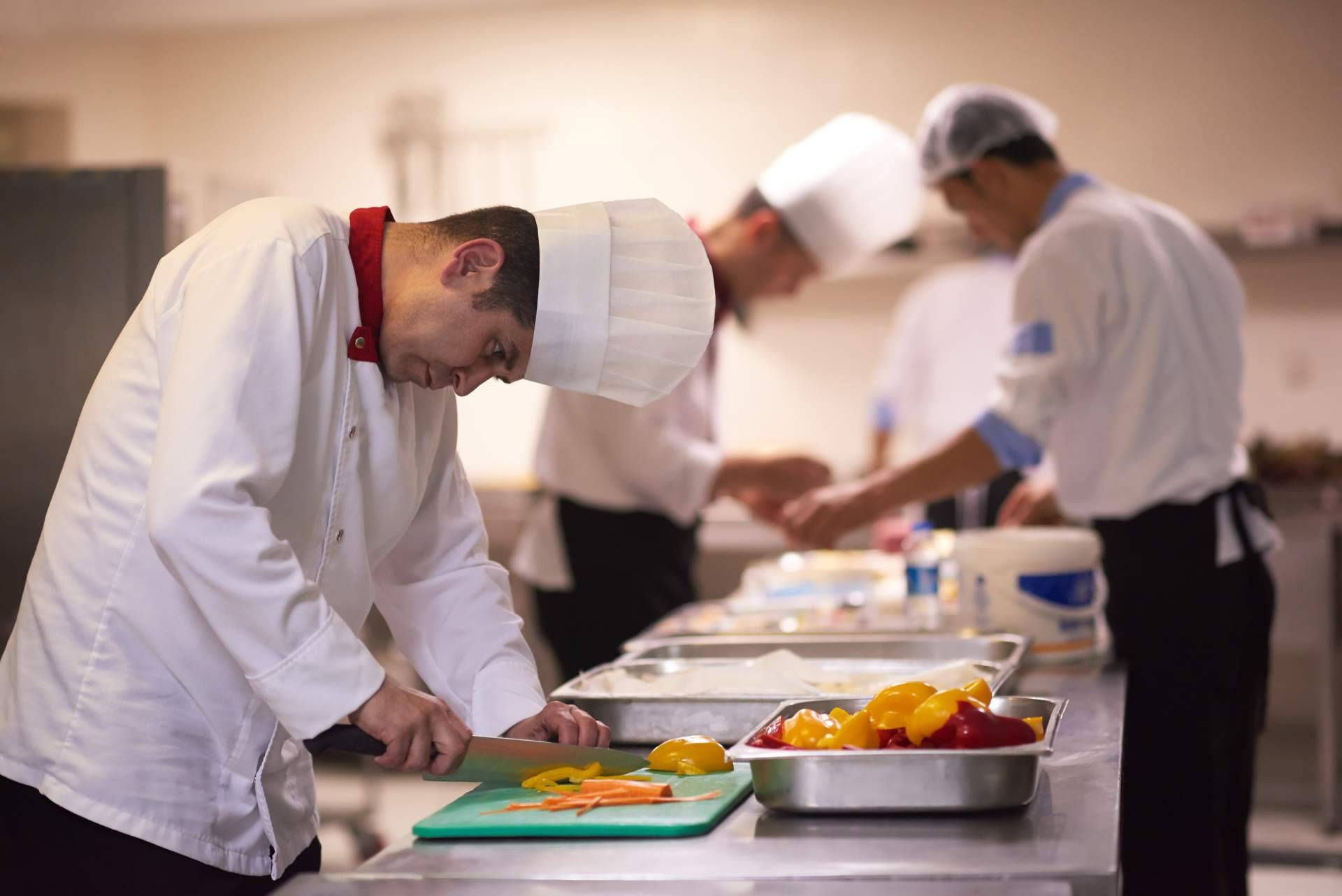 Contar con un software de gestión en las residencias de ancianos es importante, los menús saludables de No Problem Cooking