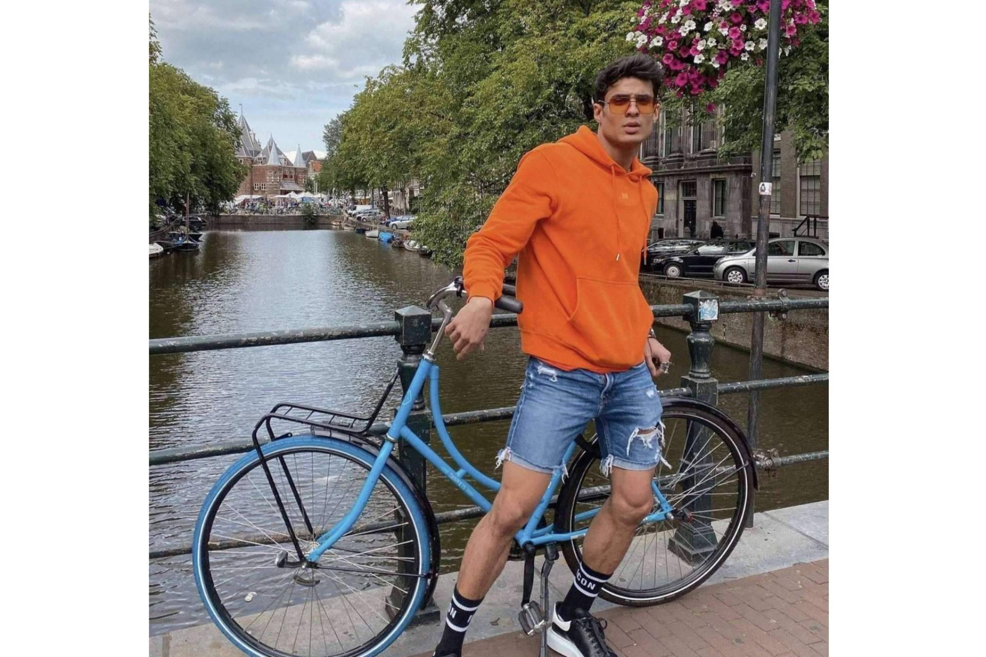 El modelo y creador de contenido, Yunier Acosta, se abre paso al emprendimiento