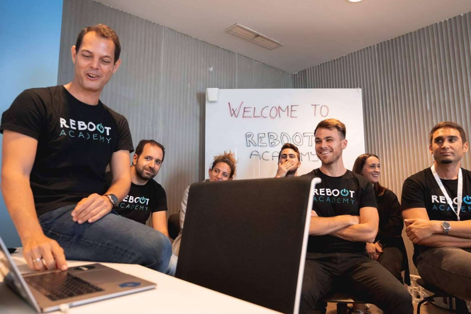 El curso de desarrollador web full stack de Reboot Academy y las salidas que ofrece