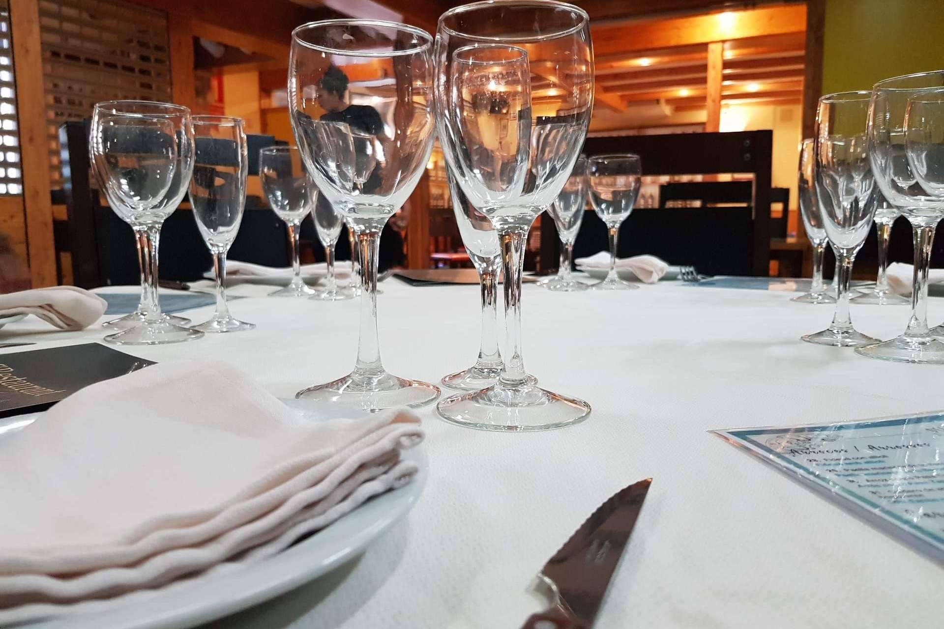 ¿Dónde celebrar una fiesta en privado con espacios amplios y catering mediterráneo? Pasa Tapas es el lugar