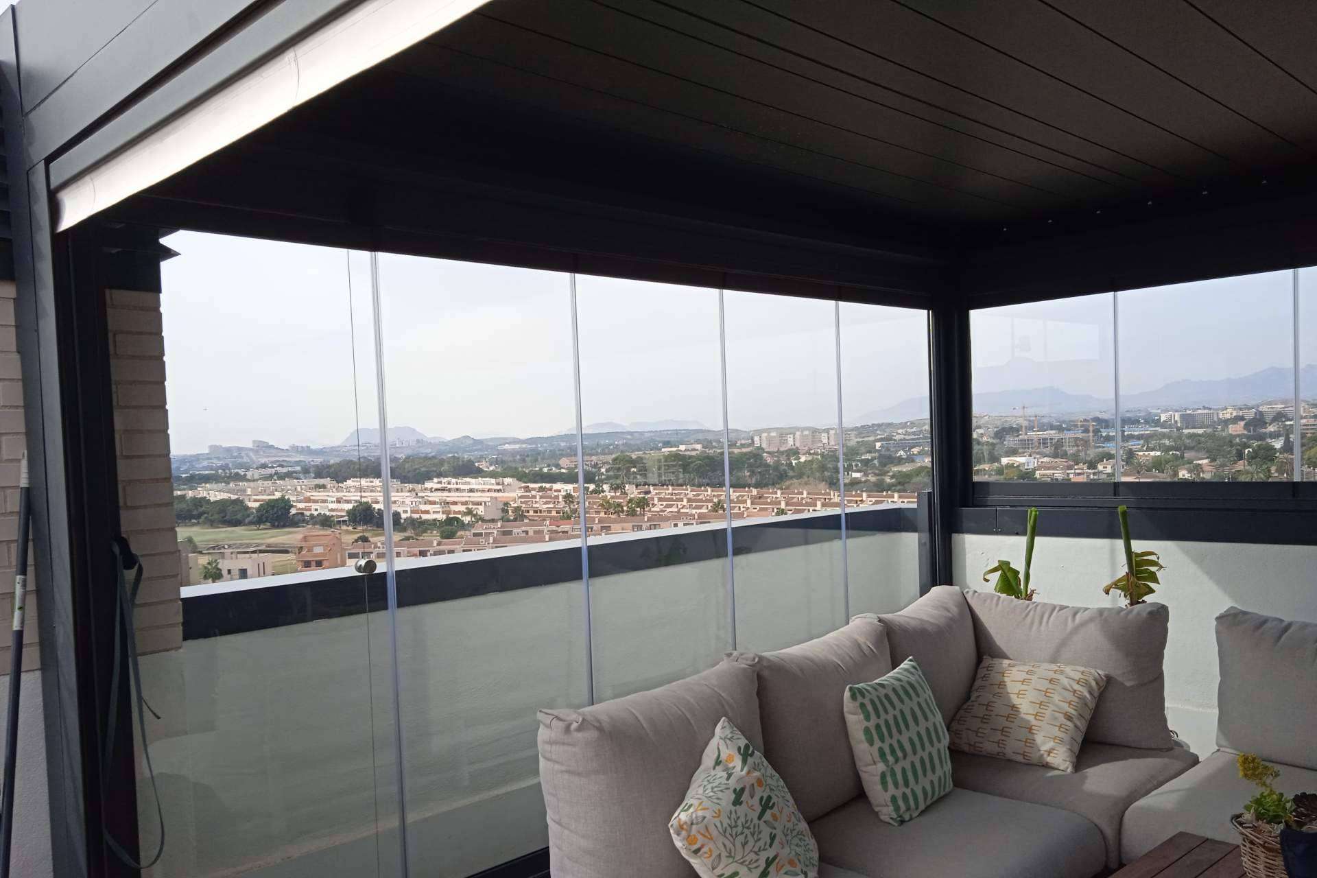 Pergorain recalca la utilidad de ampliar espacios abiertos y usarlos como habitación o sala de confort