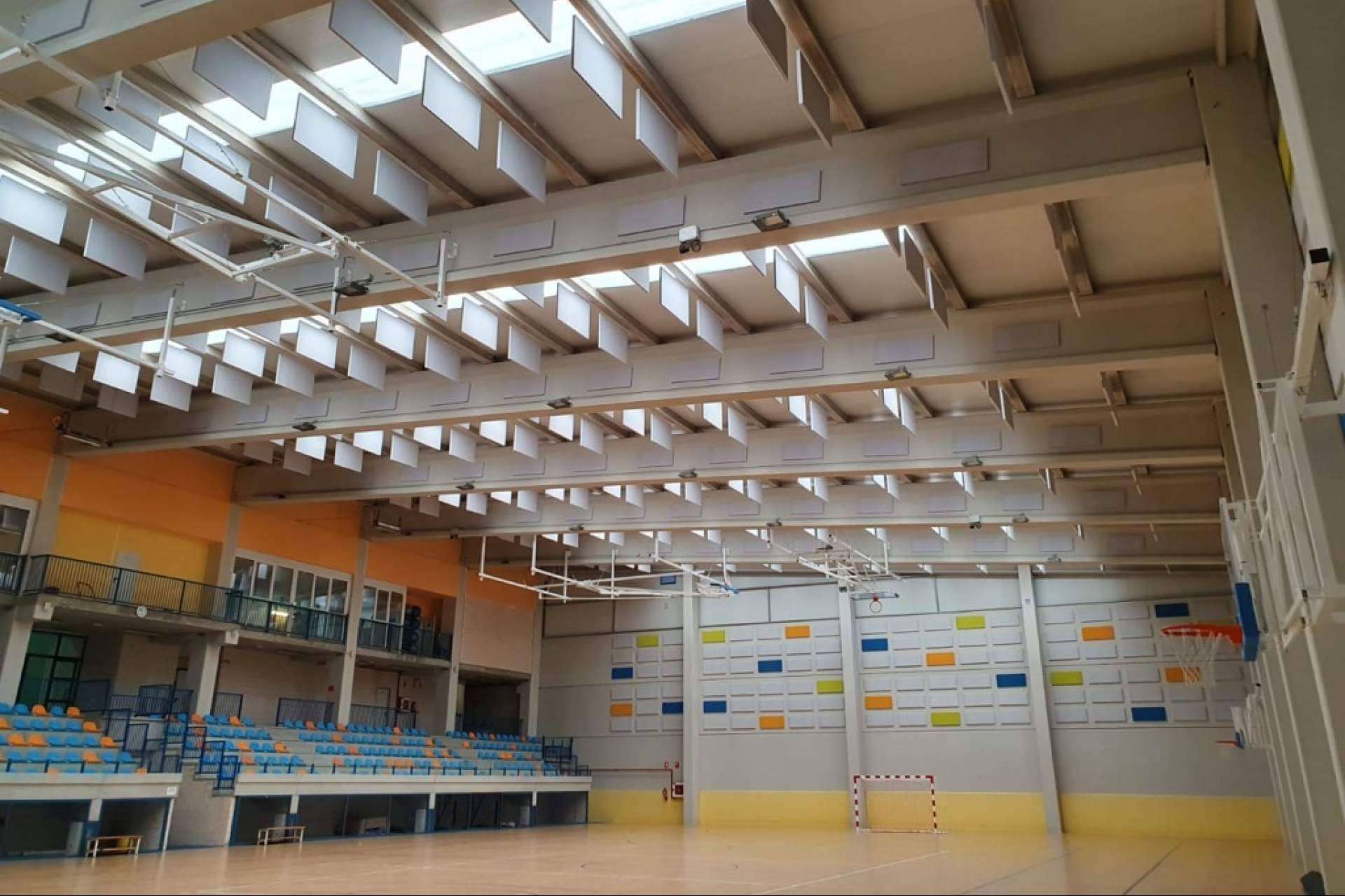 La importancia de la mejora acústica en pabellones y espacios deportivos